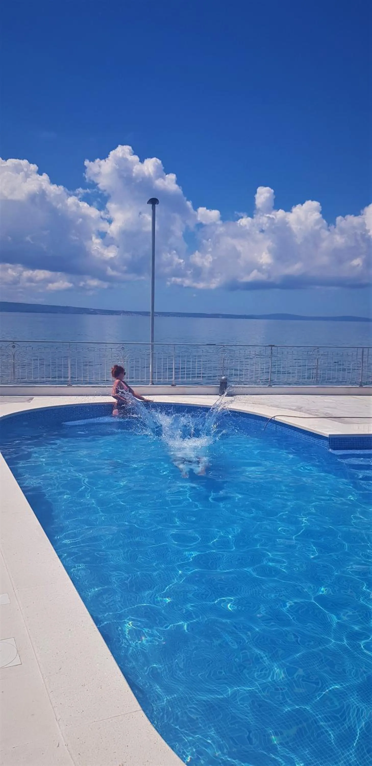 Swimming pool in Hotel Neva