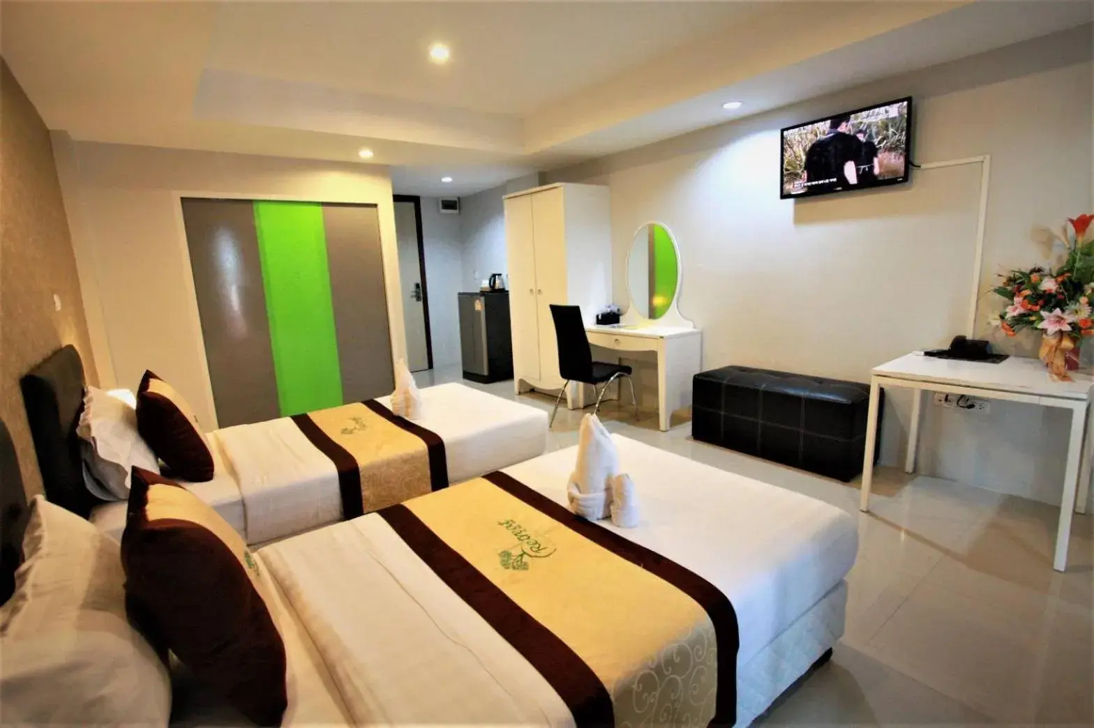 Superior Double or Twin Room in Retreat Resort Pattaya Superior Double or Twin Room in Retreat Resort Pattaya