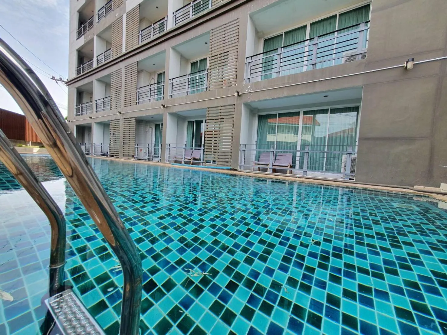 Swimming pool in Retreat Resort Pattaya