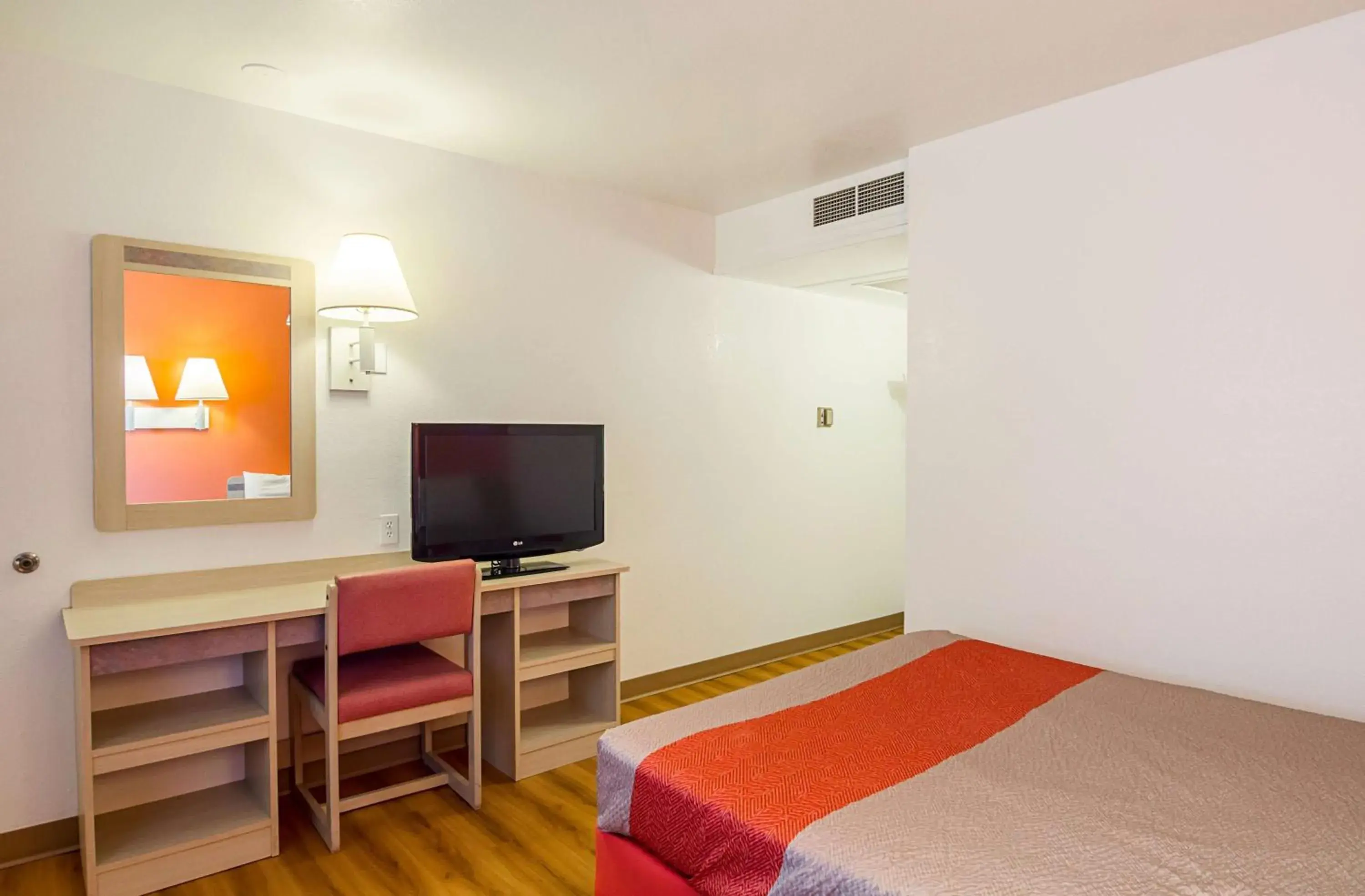 Queen Room - Disability Access - Roll in Shower in Motel 6-Laramie, WY Queen Room - Disability Access - Roll in Shower in Motel 6-Laramie, WY