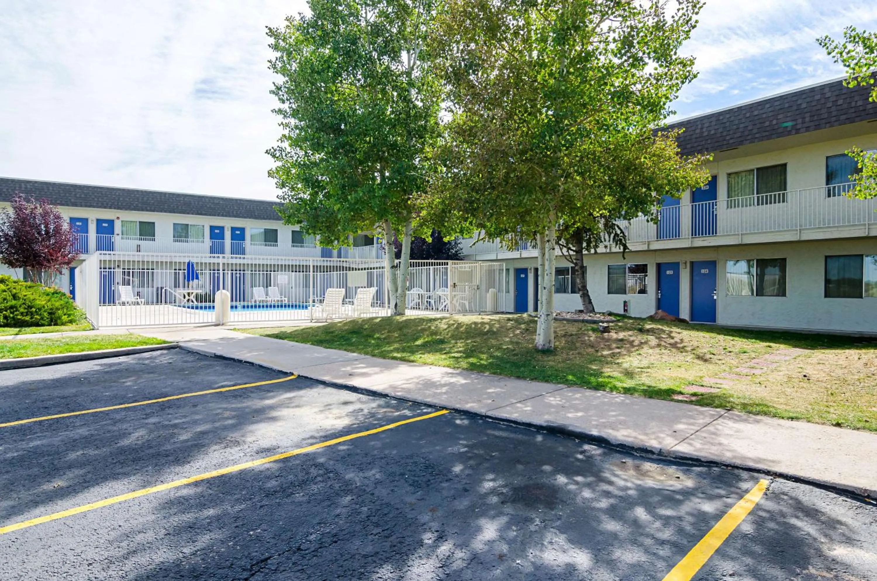 Property building in Motel 6-Laramie, WY