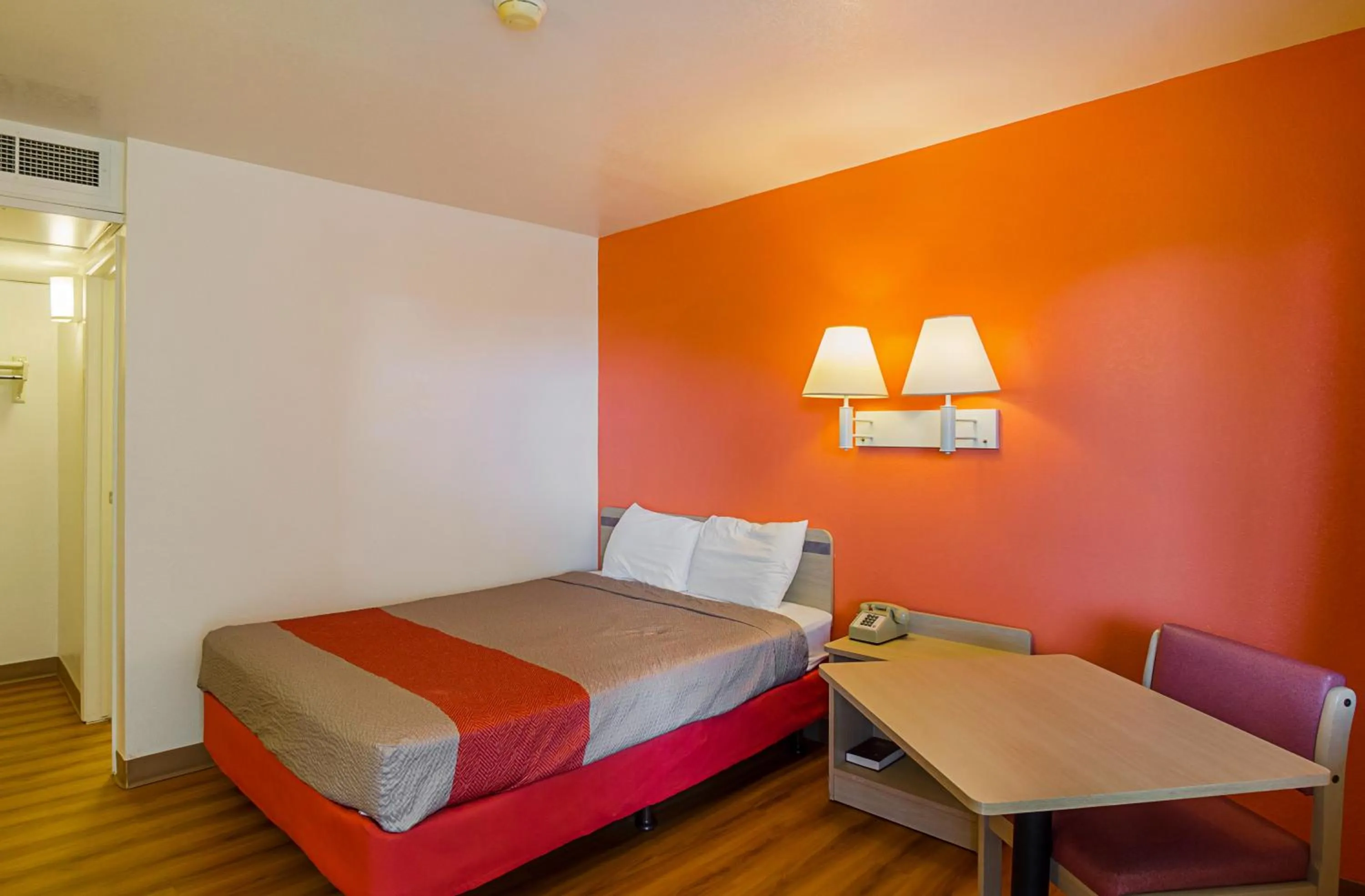 Bedroom, Bed in Motel 6-Laramie, WY