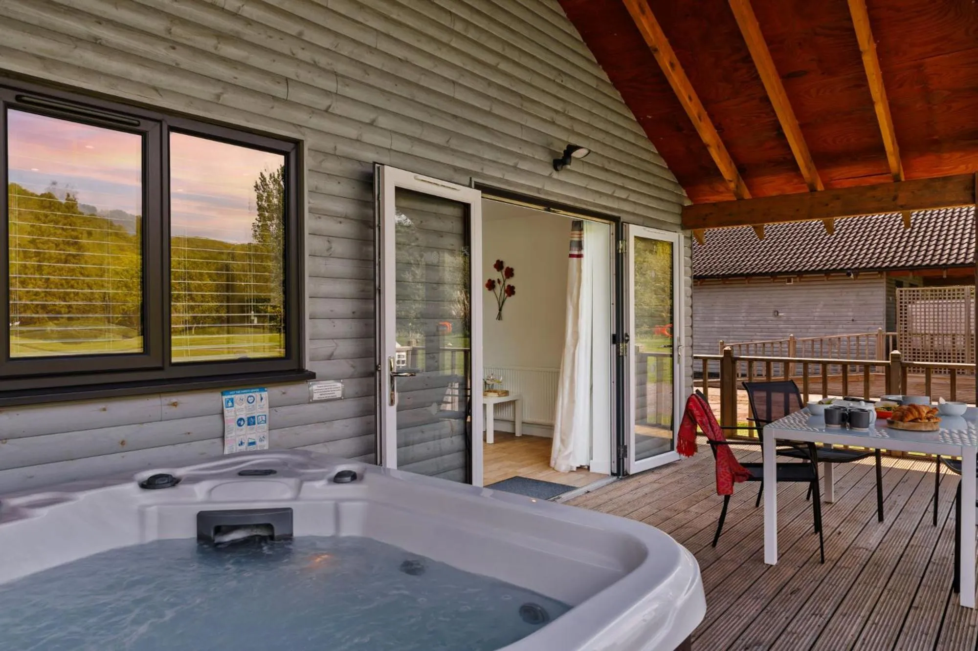 Woodpecker Lodge, Redlake Farm nr Glastonbury