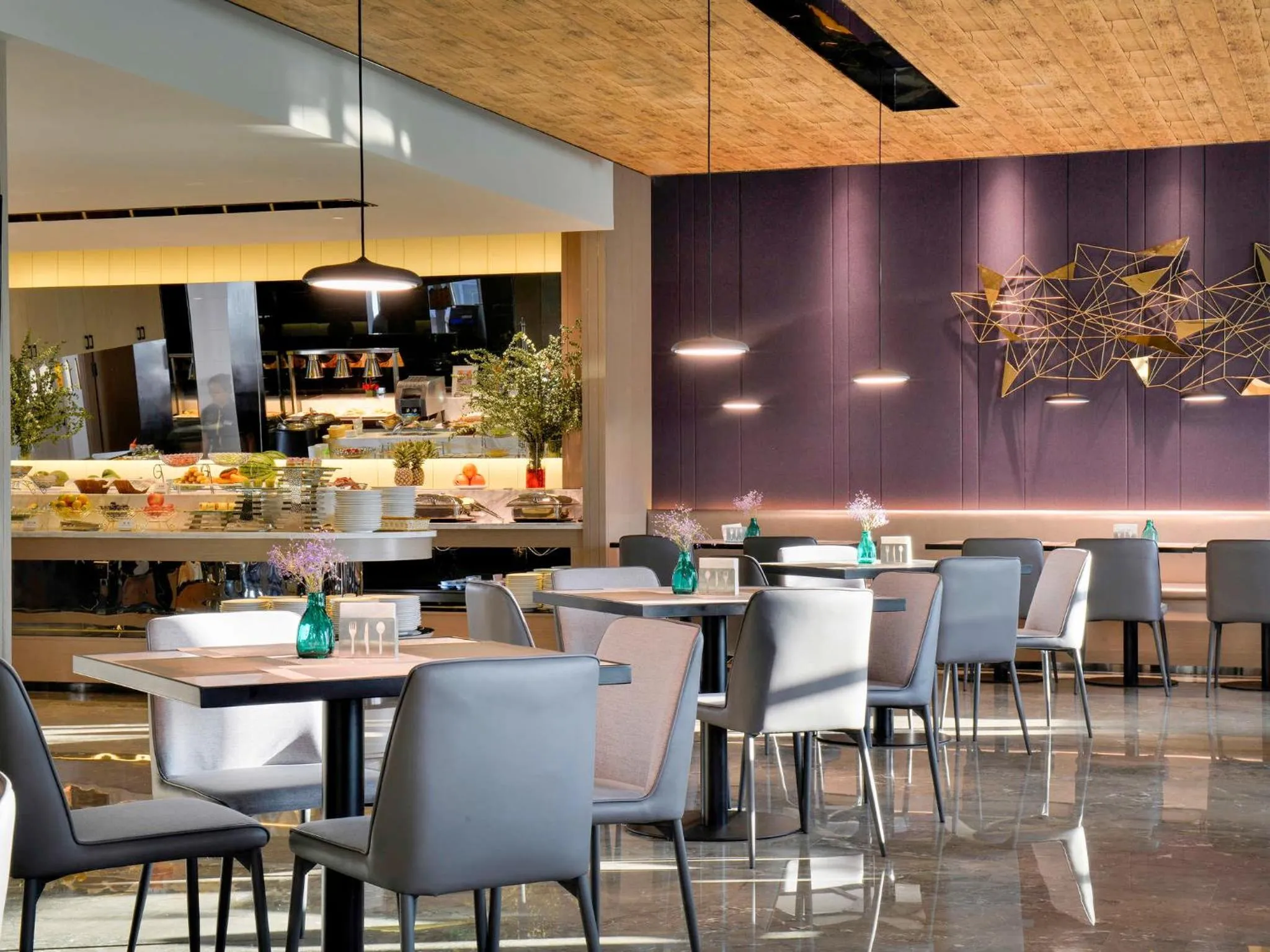 Restaurant/places to eat in Mercure Taiyuan Changfeng Street