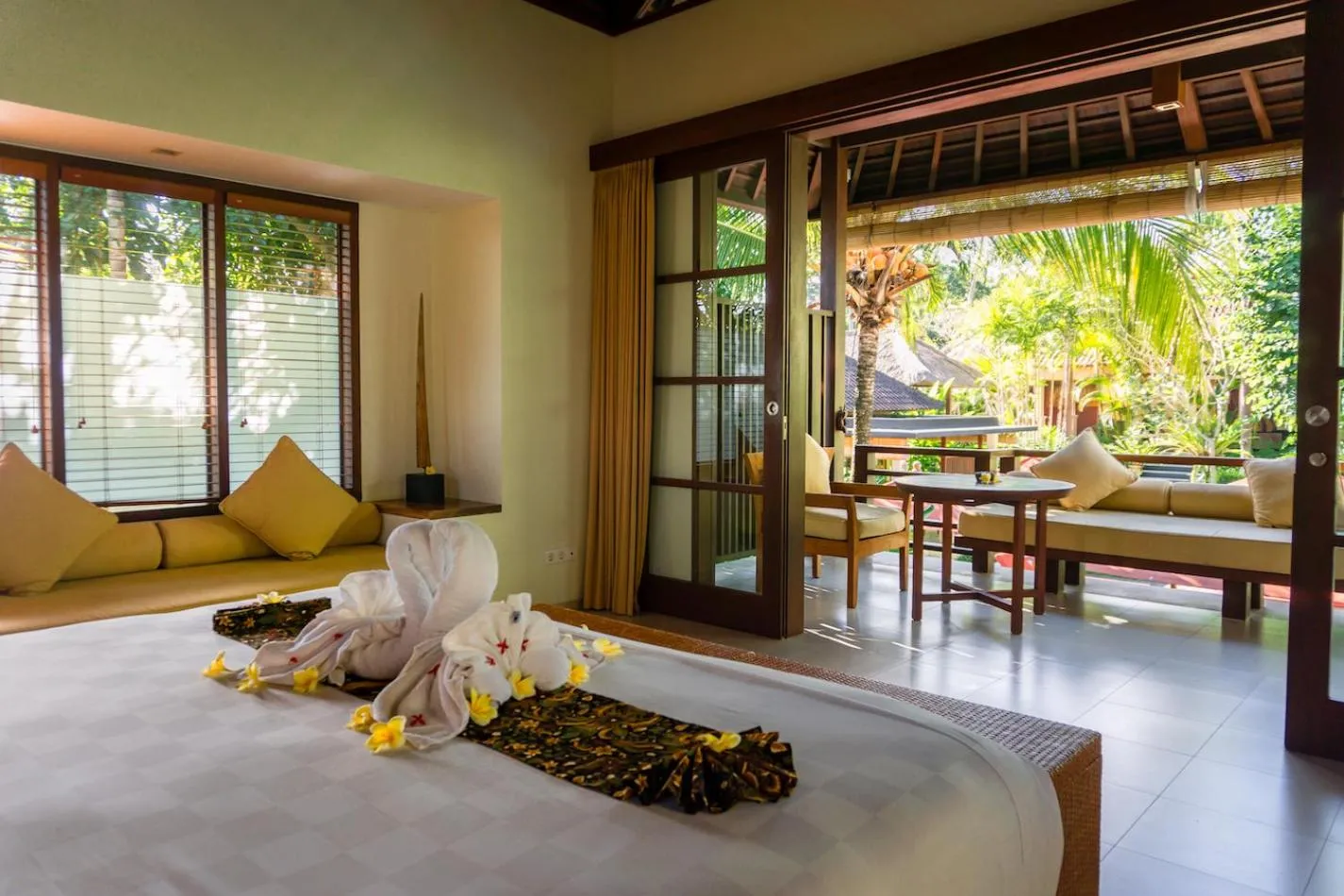 Balcony/Terrace, Bed in Villa Sabandari