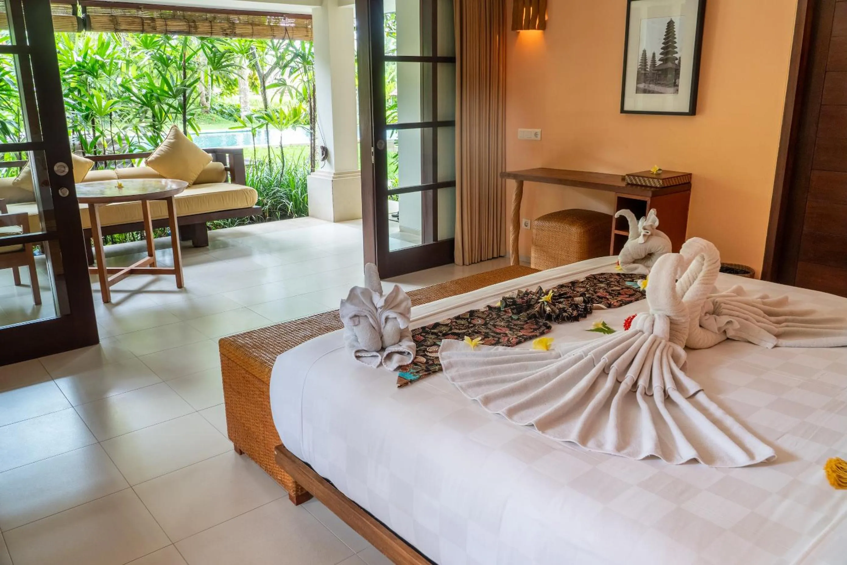 Bedroom, Bed in Villa Sabandari