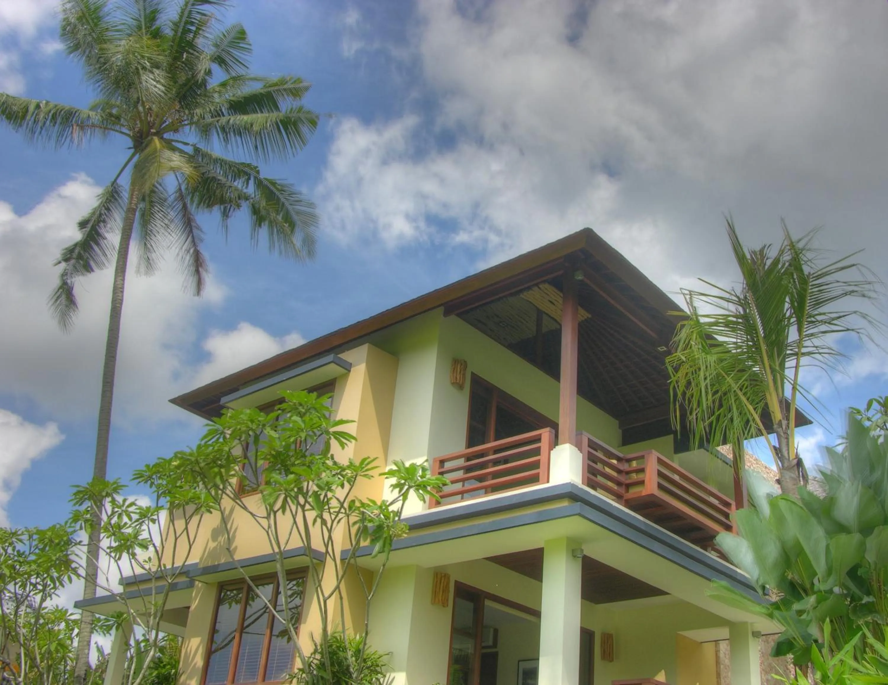 Property building in Villa Sabandari