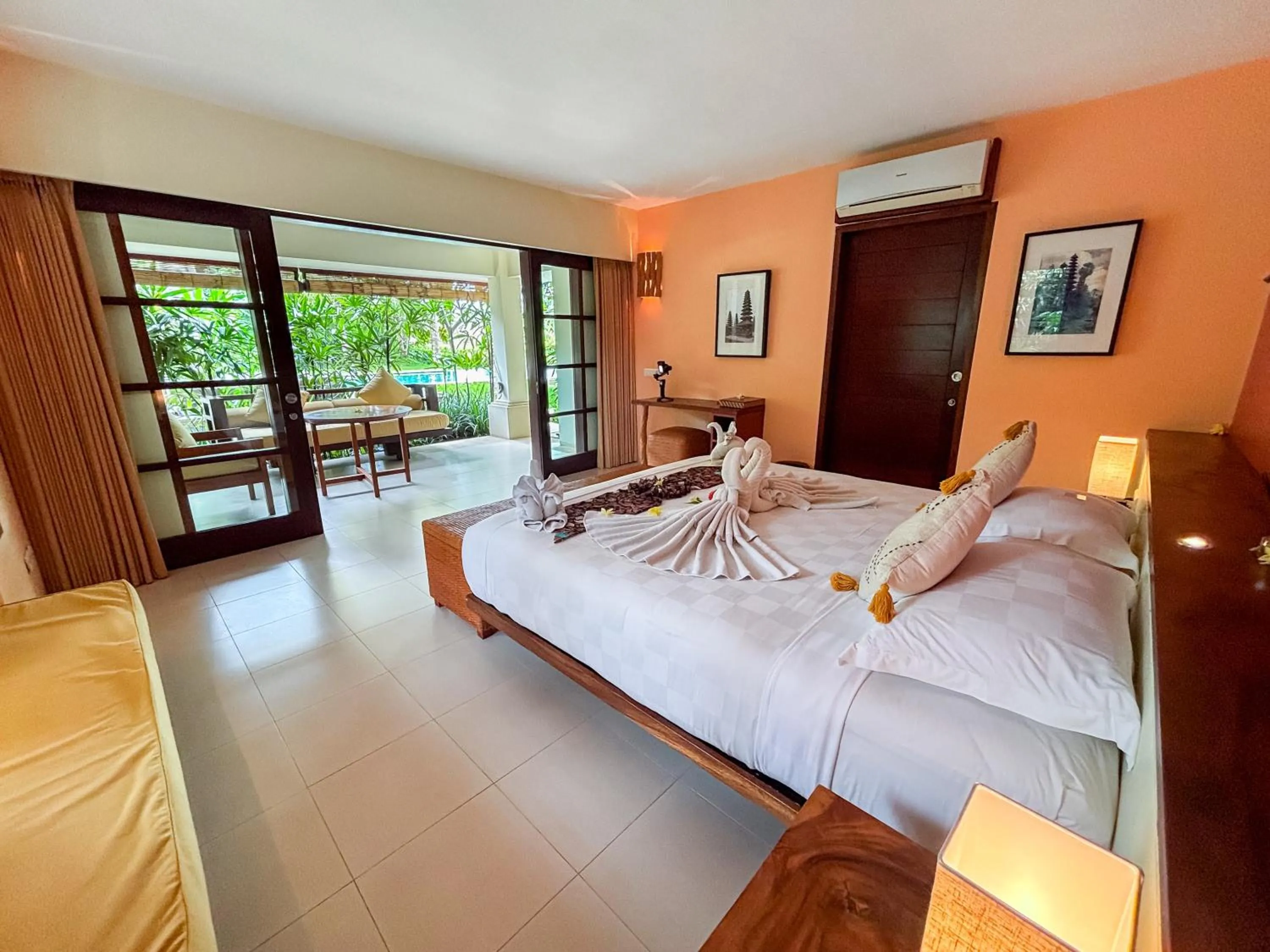 Bedroom, Bed in Villa Sabandari