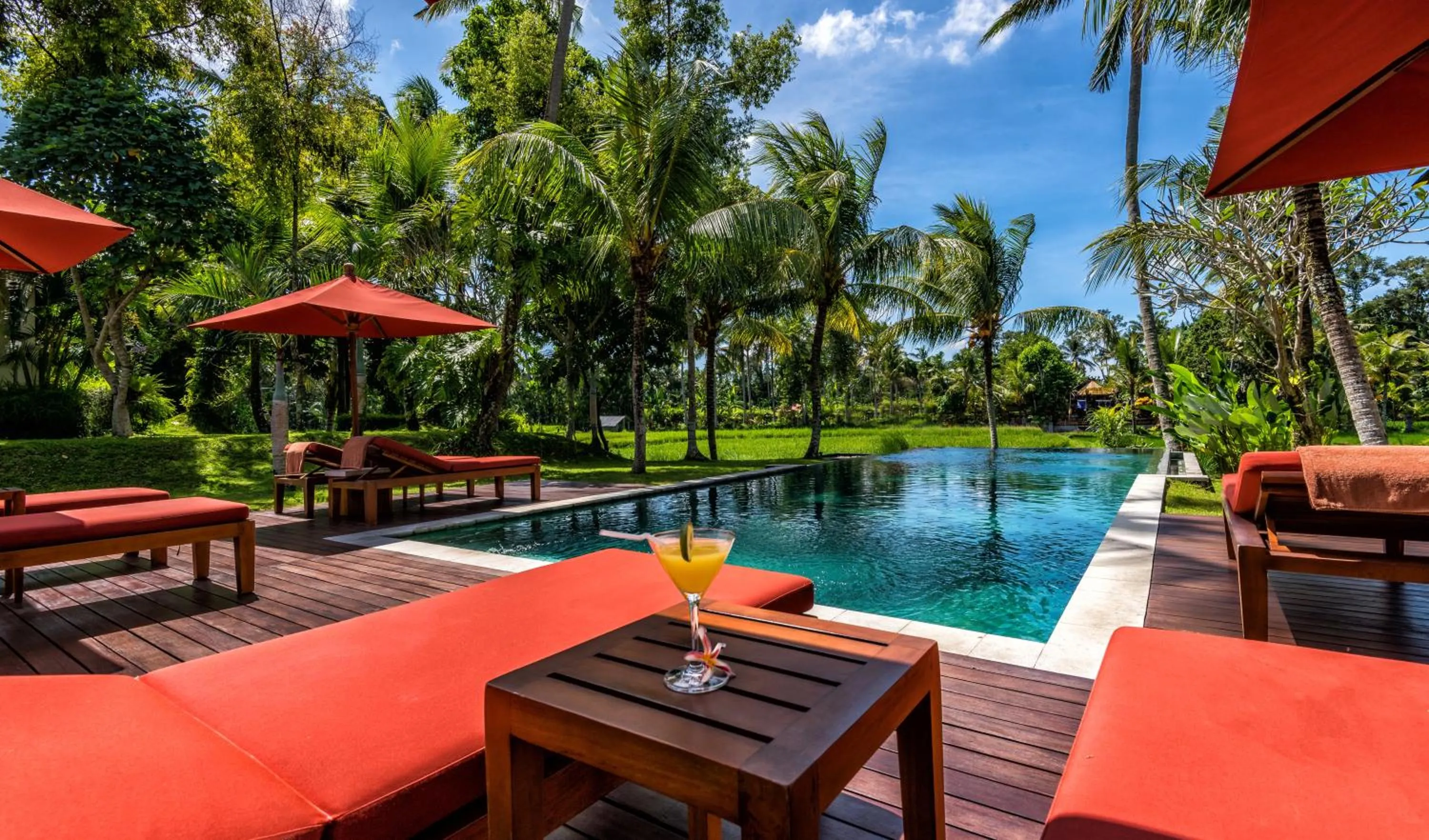 Swimming pool in Villa Sabandari