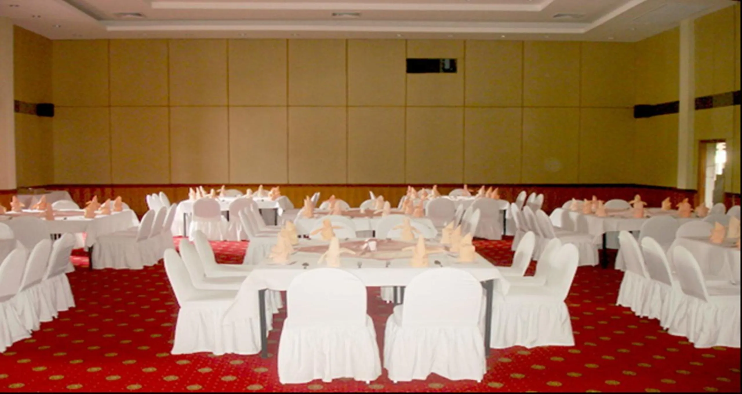 Banquet/Function facilities in Purimas Beach Hotel & Spa