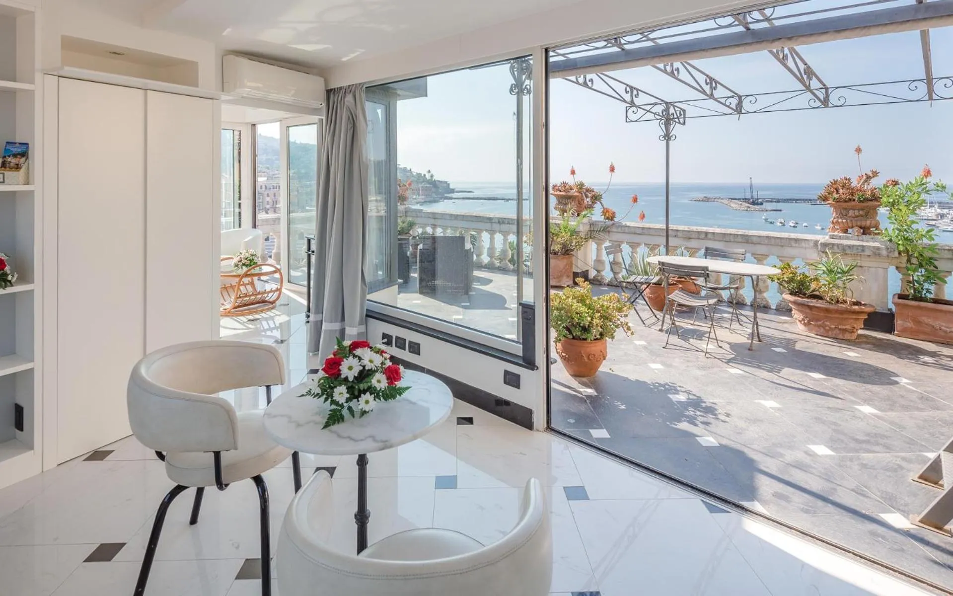 Balcony/Terrace in Miramare Hotel