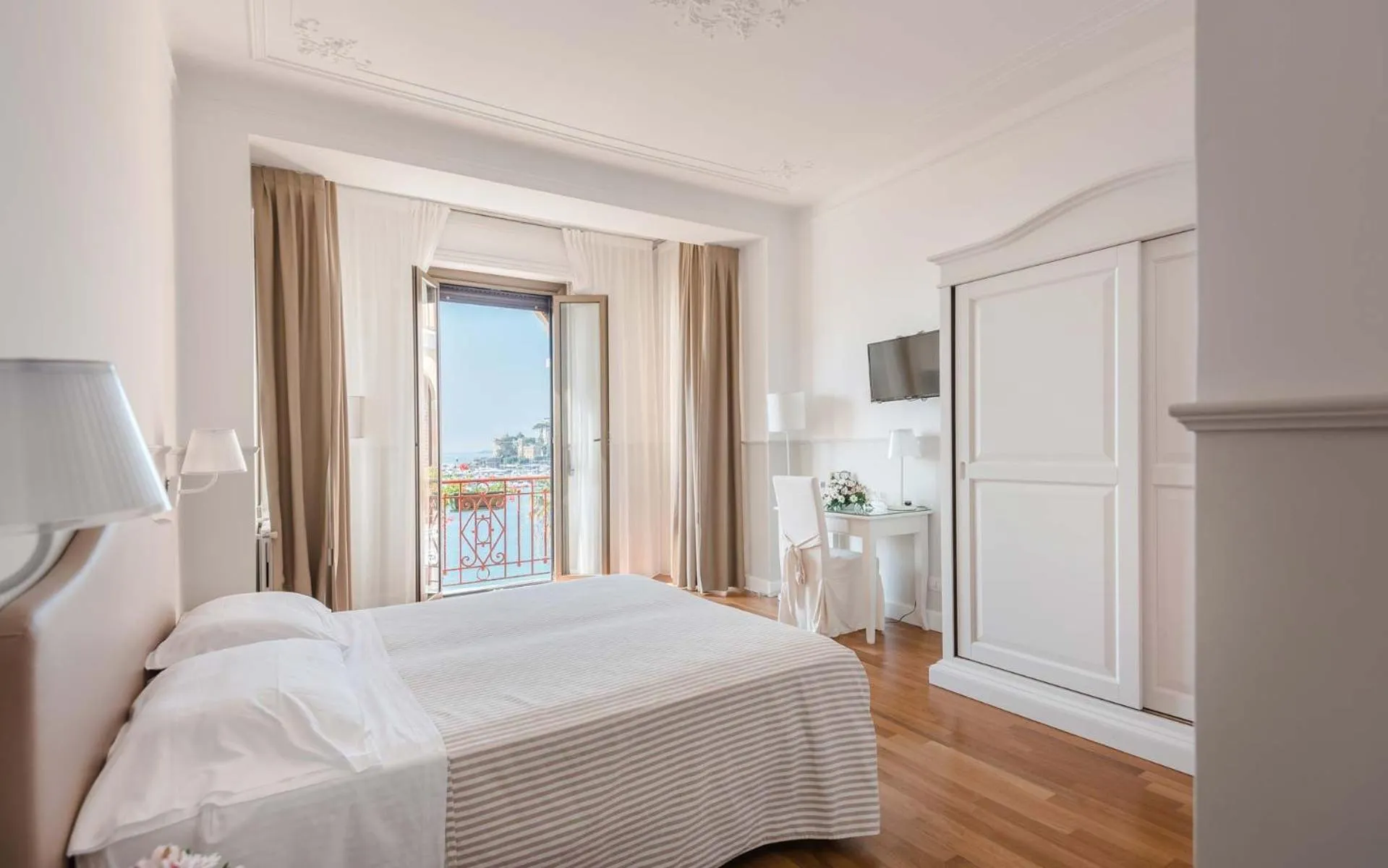 Photo of the whole room, Bed in Miramare Hotel