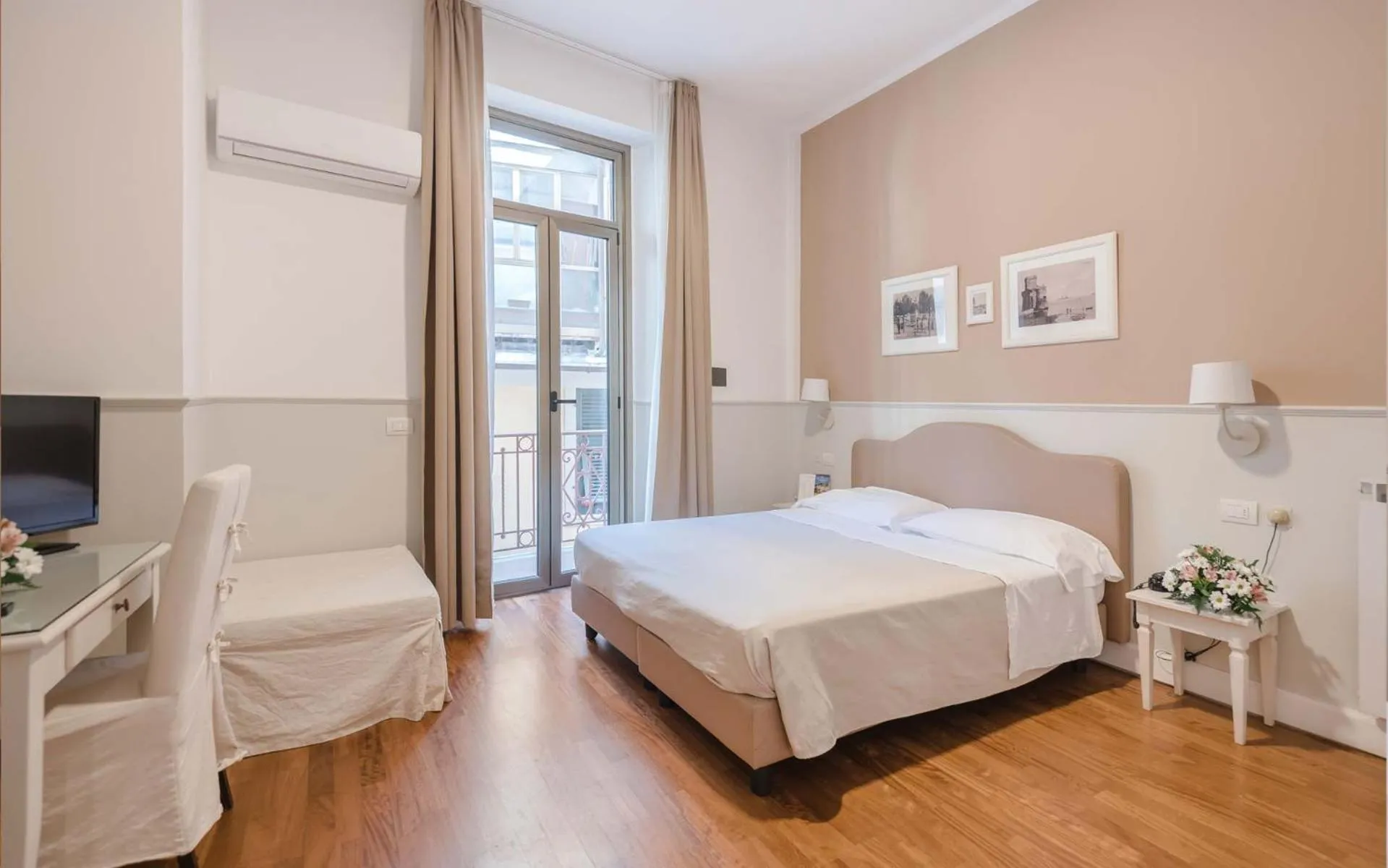 Photo of the whole room, Bed in Miramare Hotel