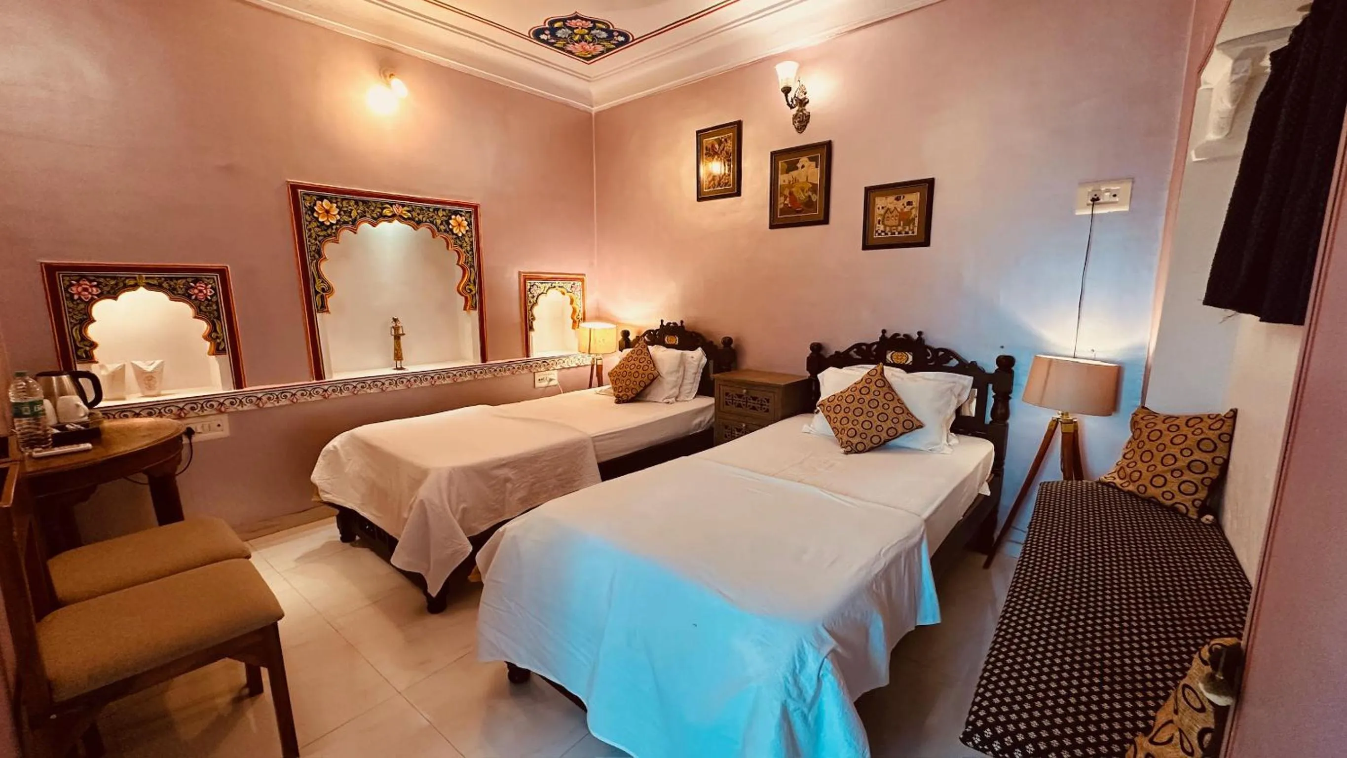 Bed in Haveli Bundi Inn
