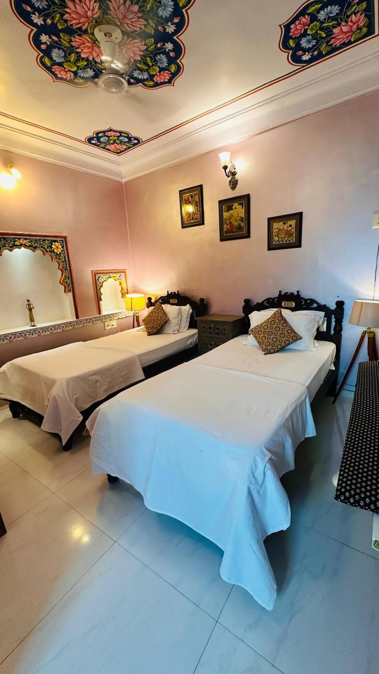 Bed in Haveli Bundi Inn