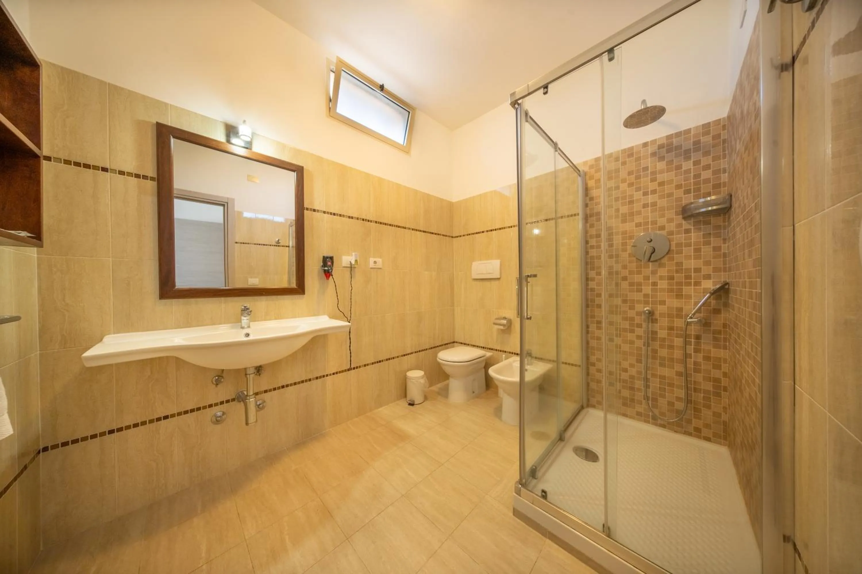 Shower in Resort Capalbio