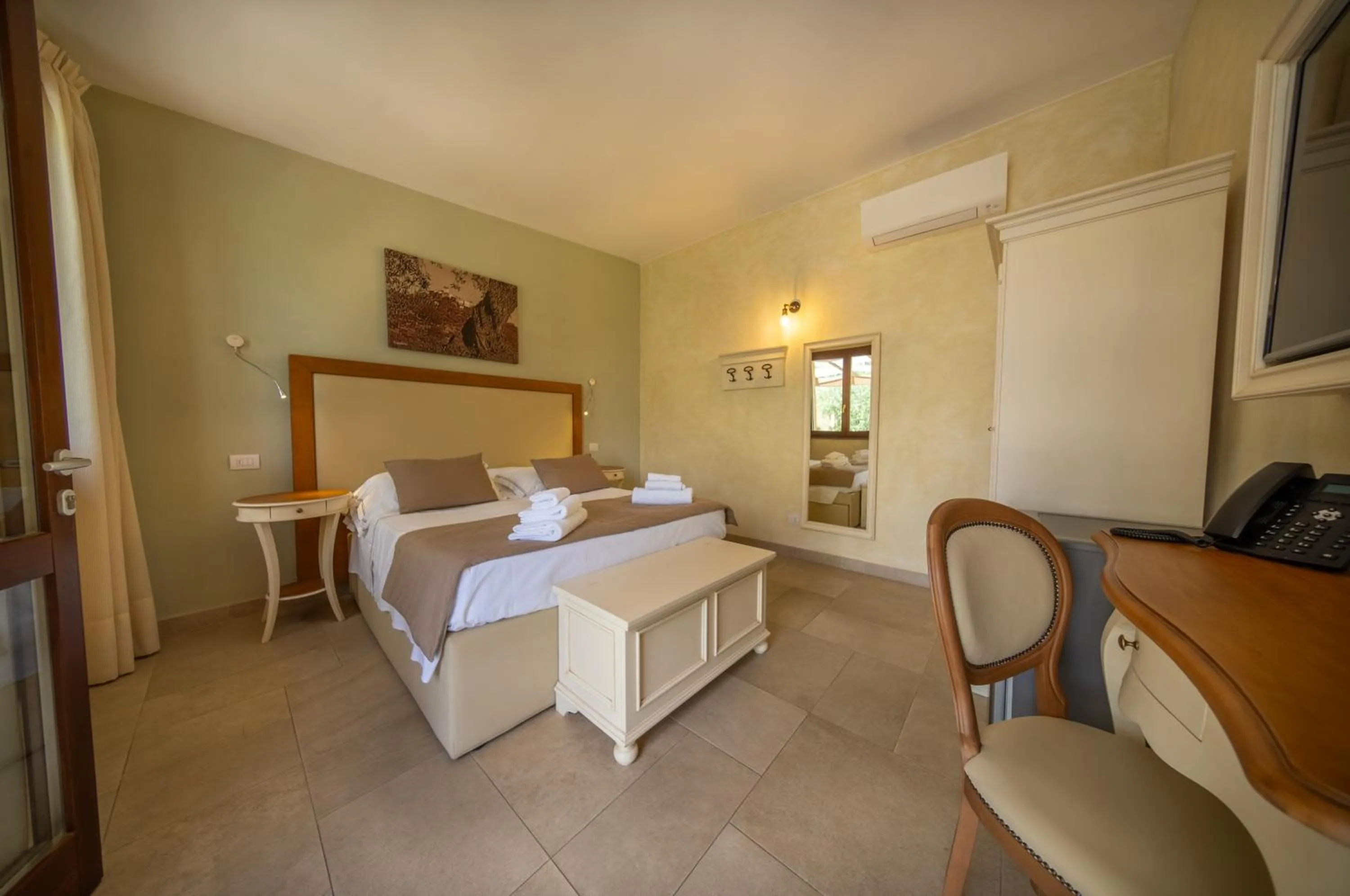 Bedroom, Bed in Resort Capalbio