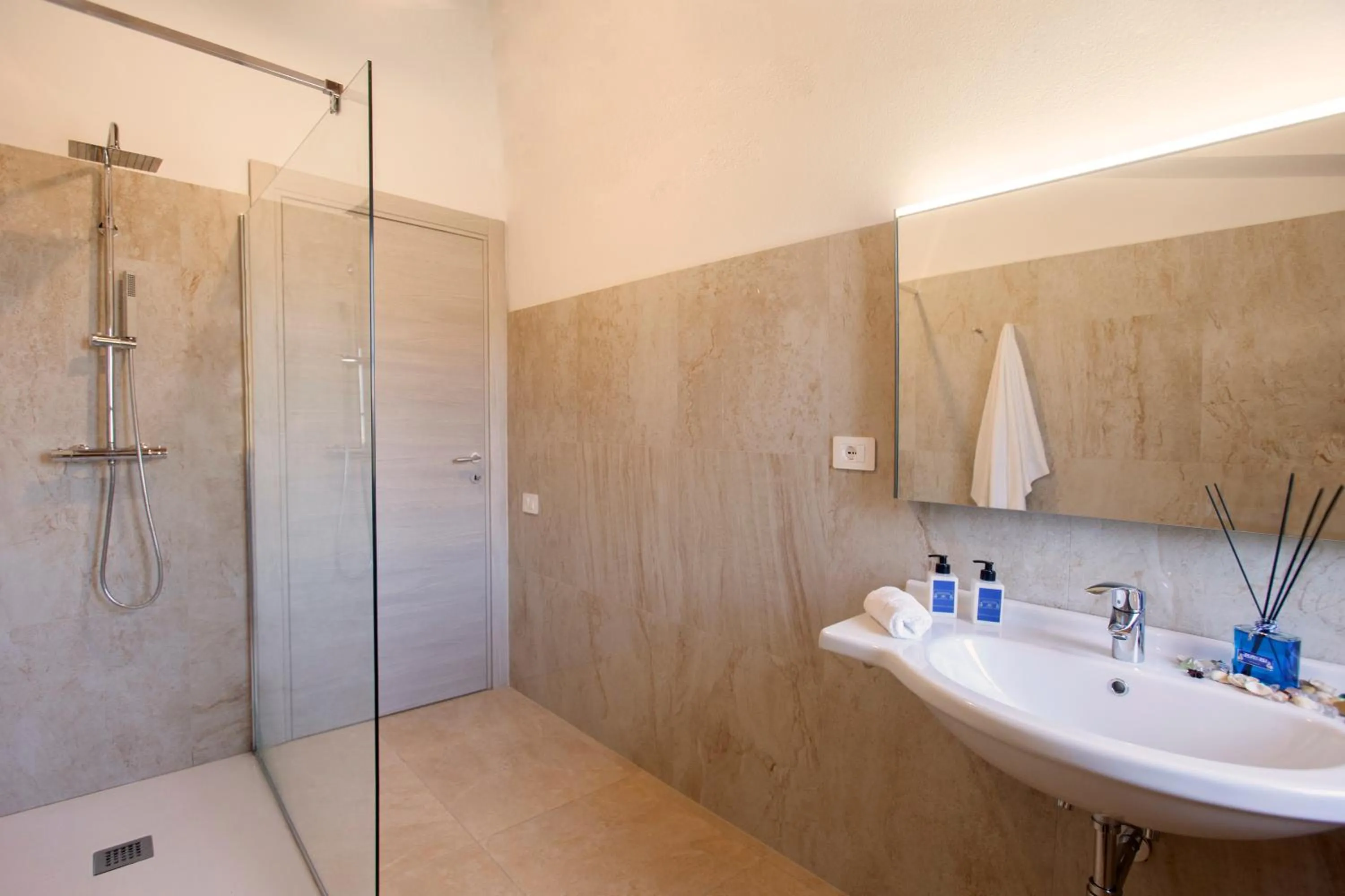 Shower in Resort Capalbio