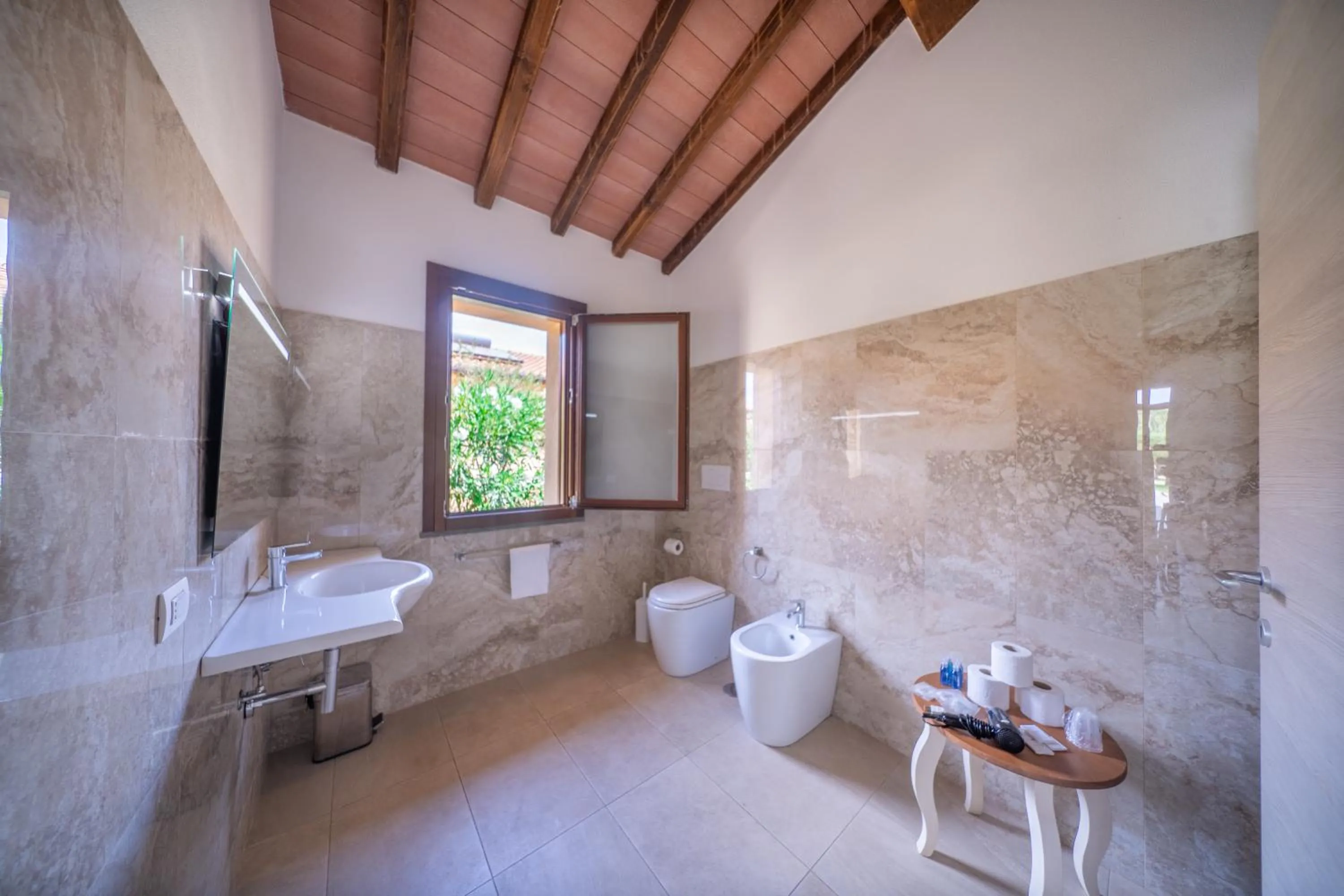 Shower in Resort Capalbio