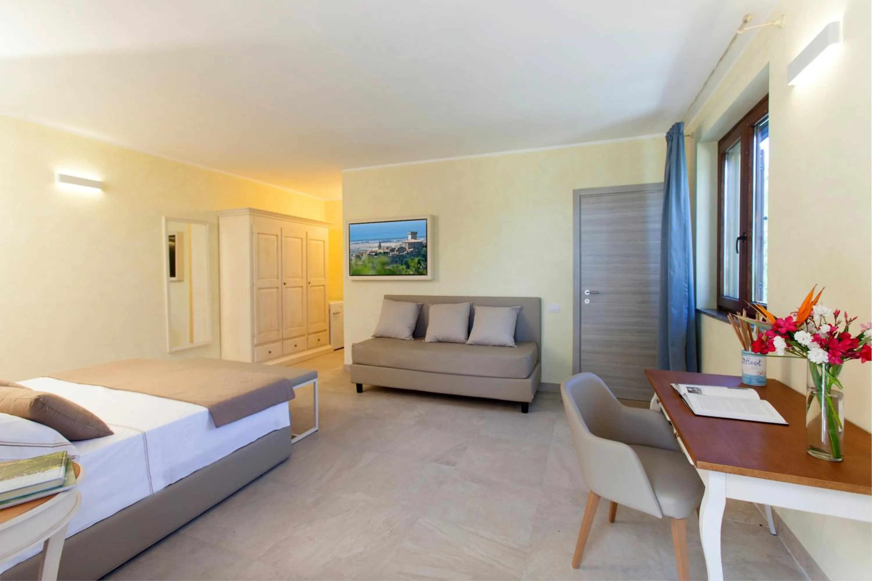 Bedroom, Bed in Resort Capalbio