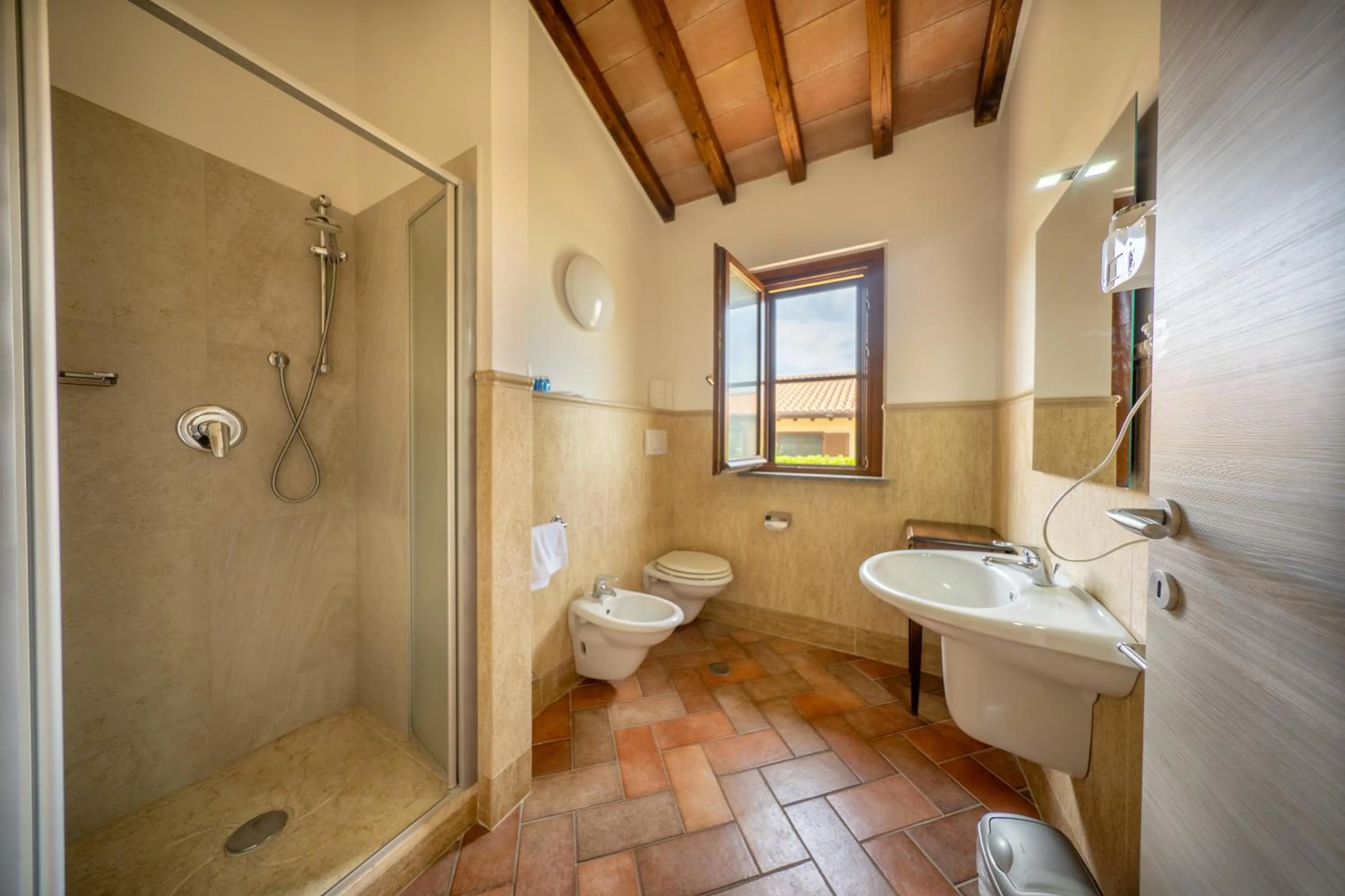 Bathroom in Resort Capalbio