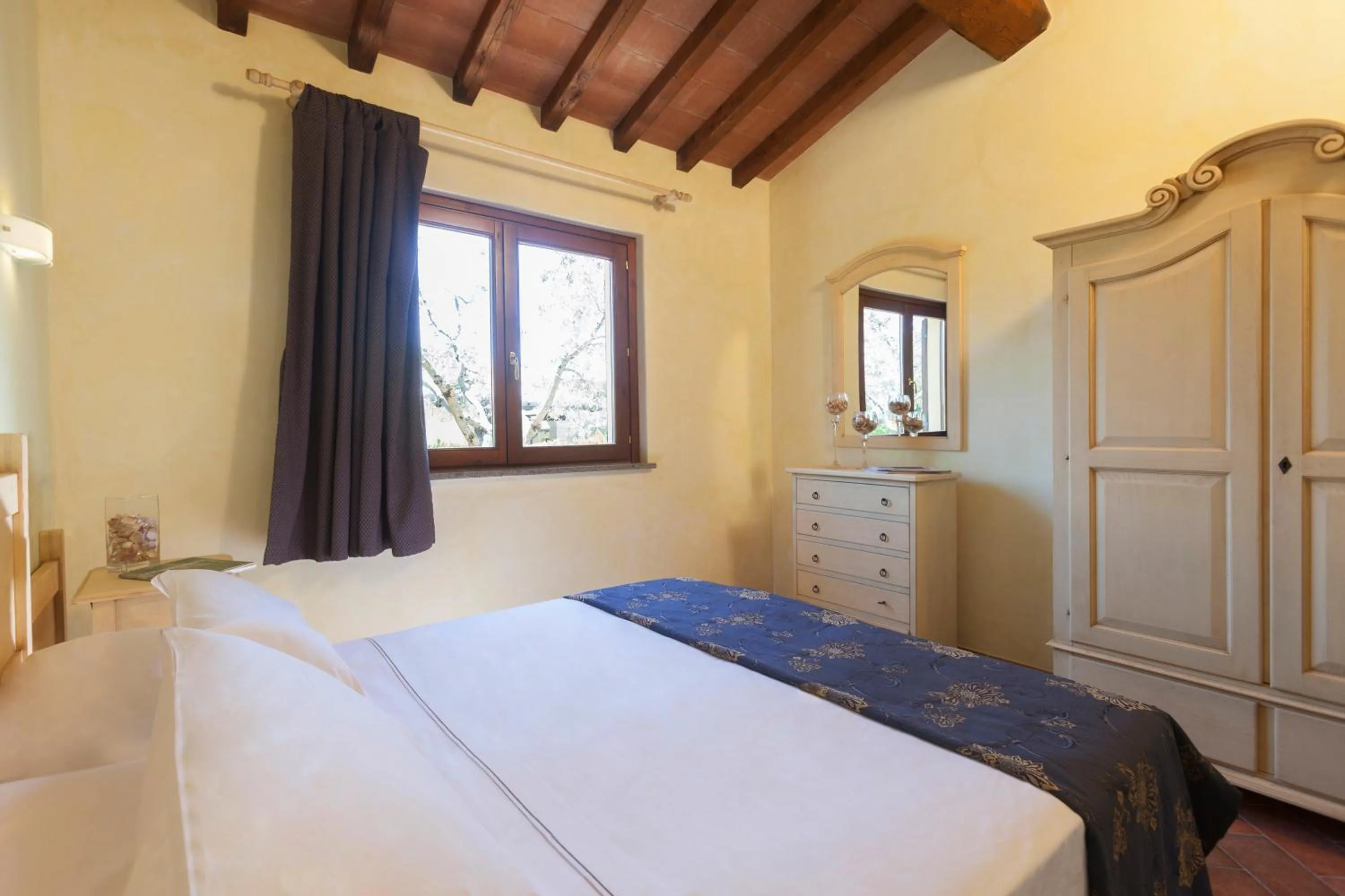 Bedroom, Bed in Resort Capalbio
