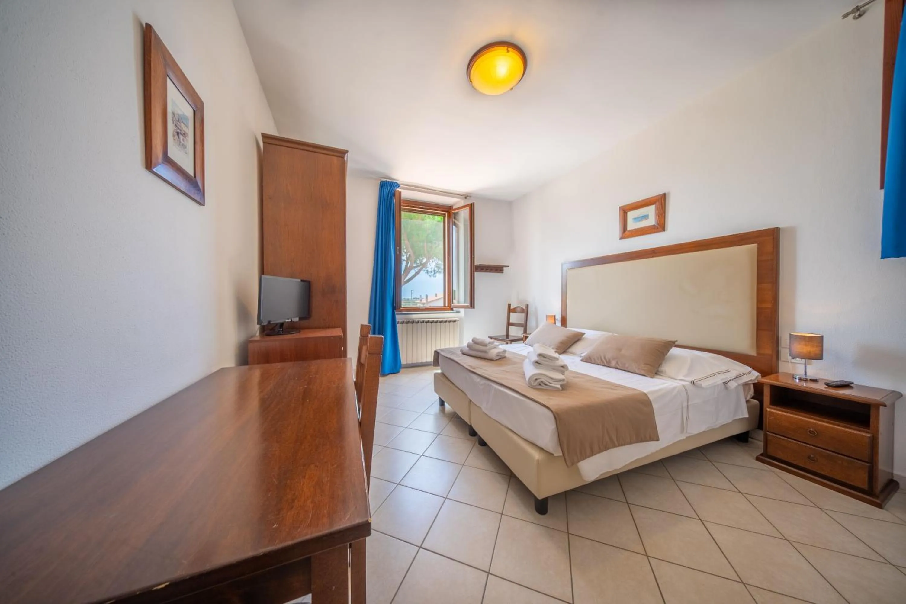 Bedroom, Bed in Resort Capalbio