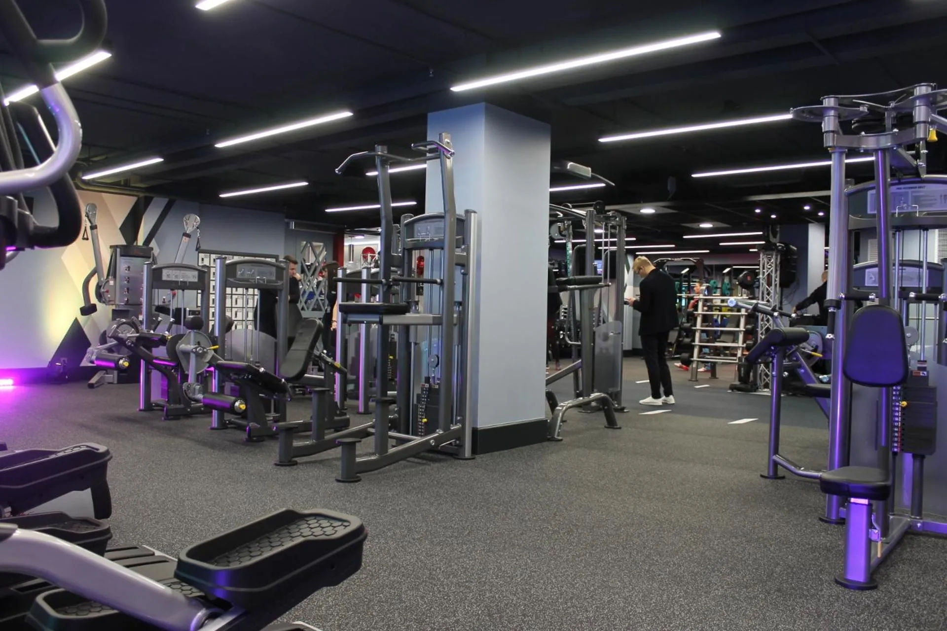 Fitness centre/facilities in Menorah Hotel