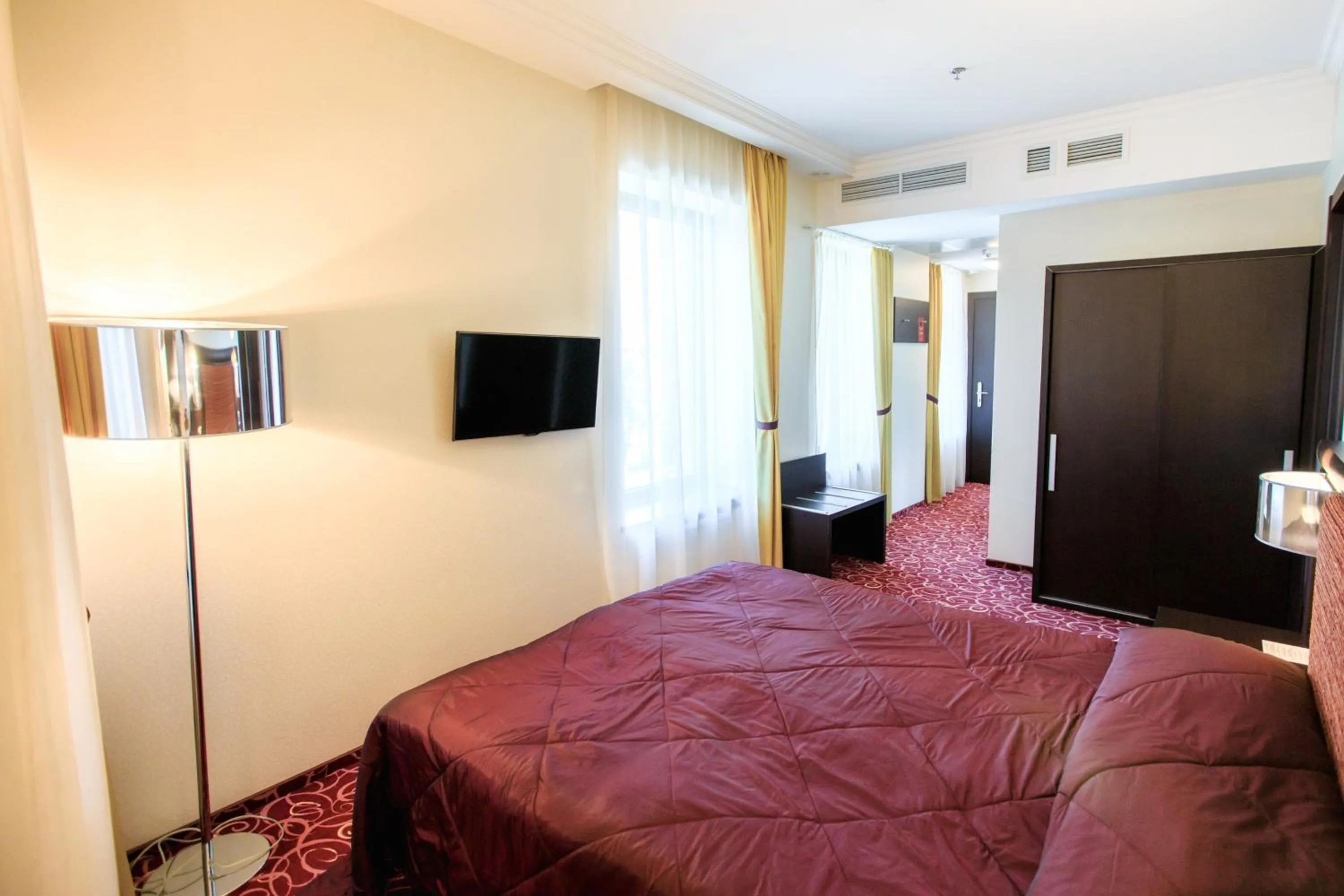 Bed in Menorah Hotel