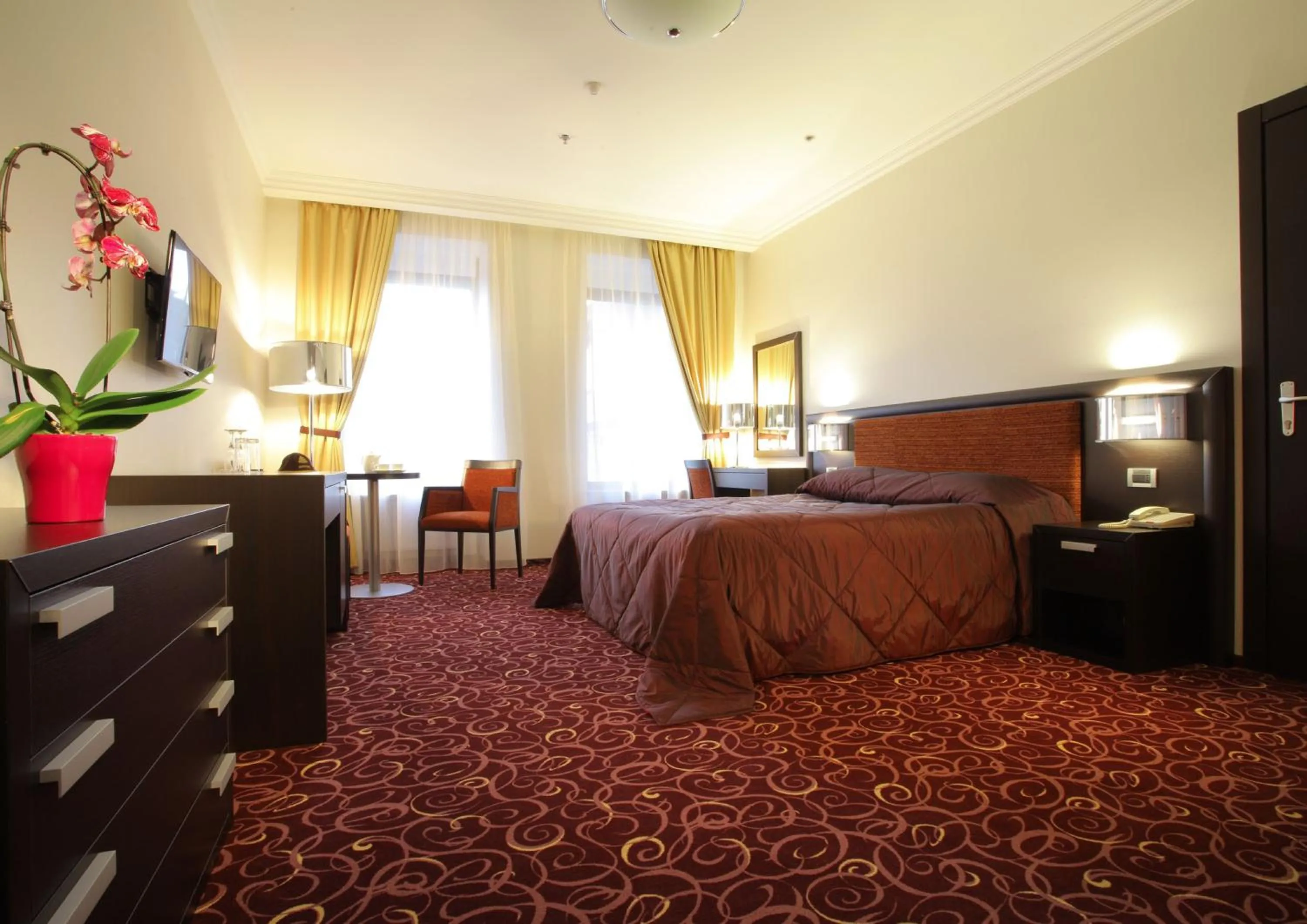 Bed in Menorah Hotel