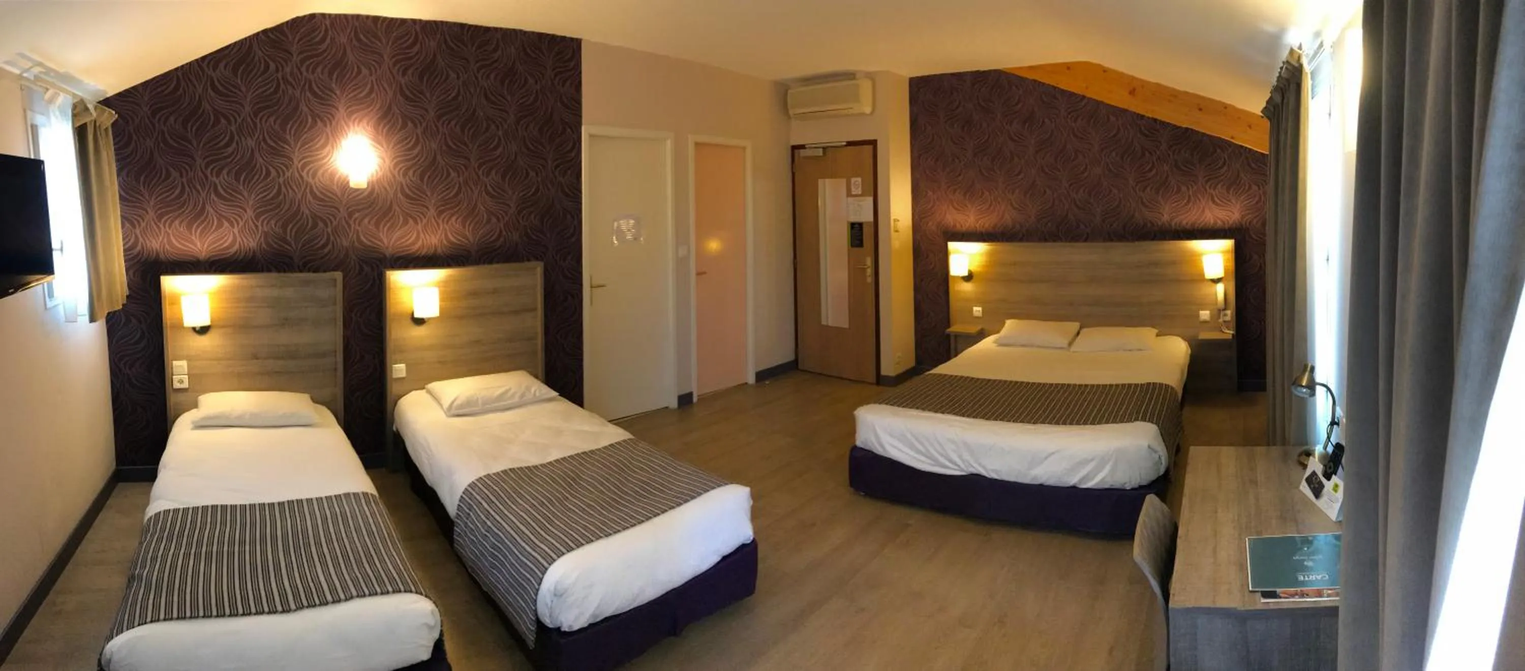 Photo of the whole room, Bed in Logis Hôtel Le Saint Georges