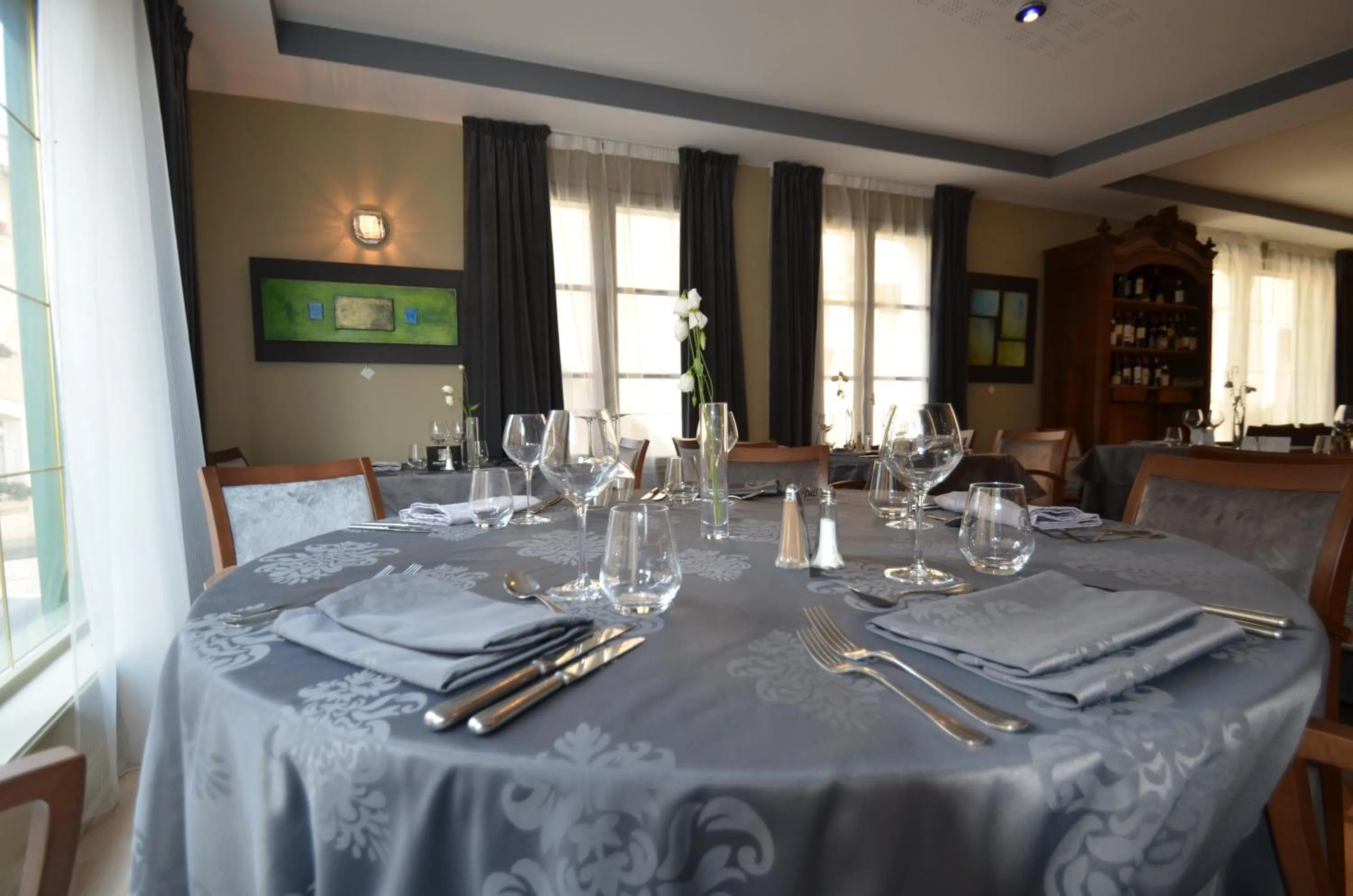 Restaurant/places to eat in Logis Hôtel Le Saint Georges