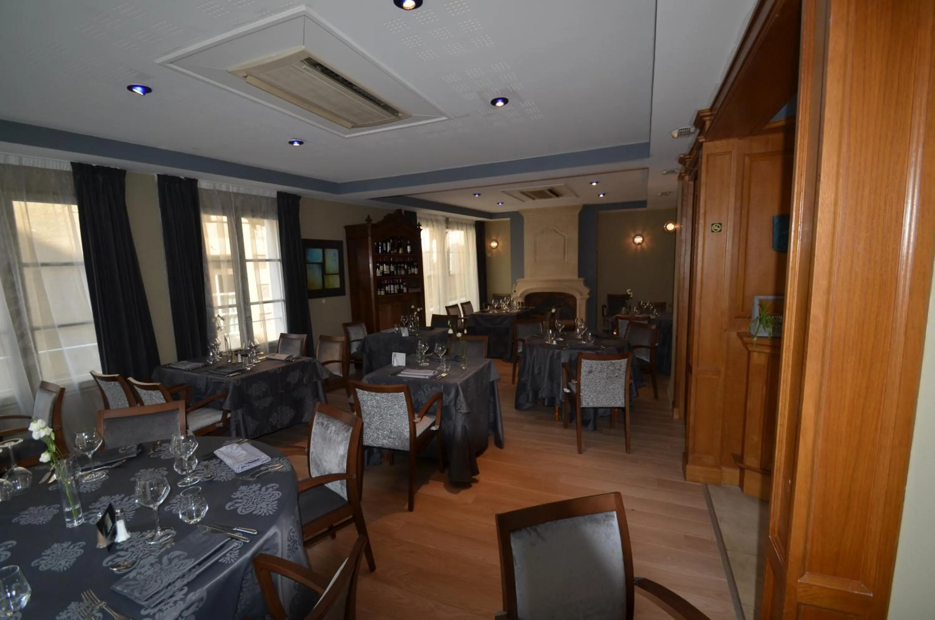 Restaurant/places to eat in Logis Hôtel Le Saint Georges