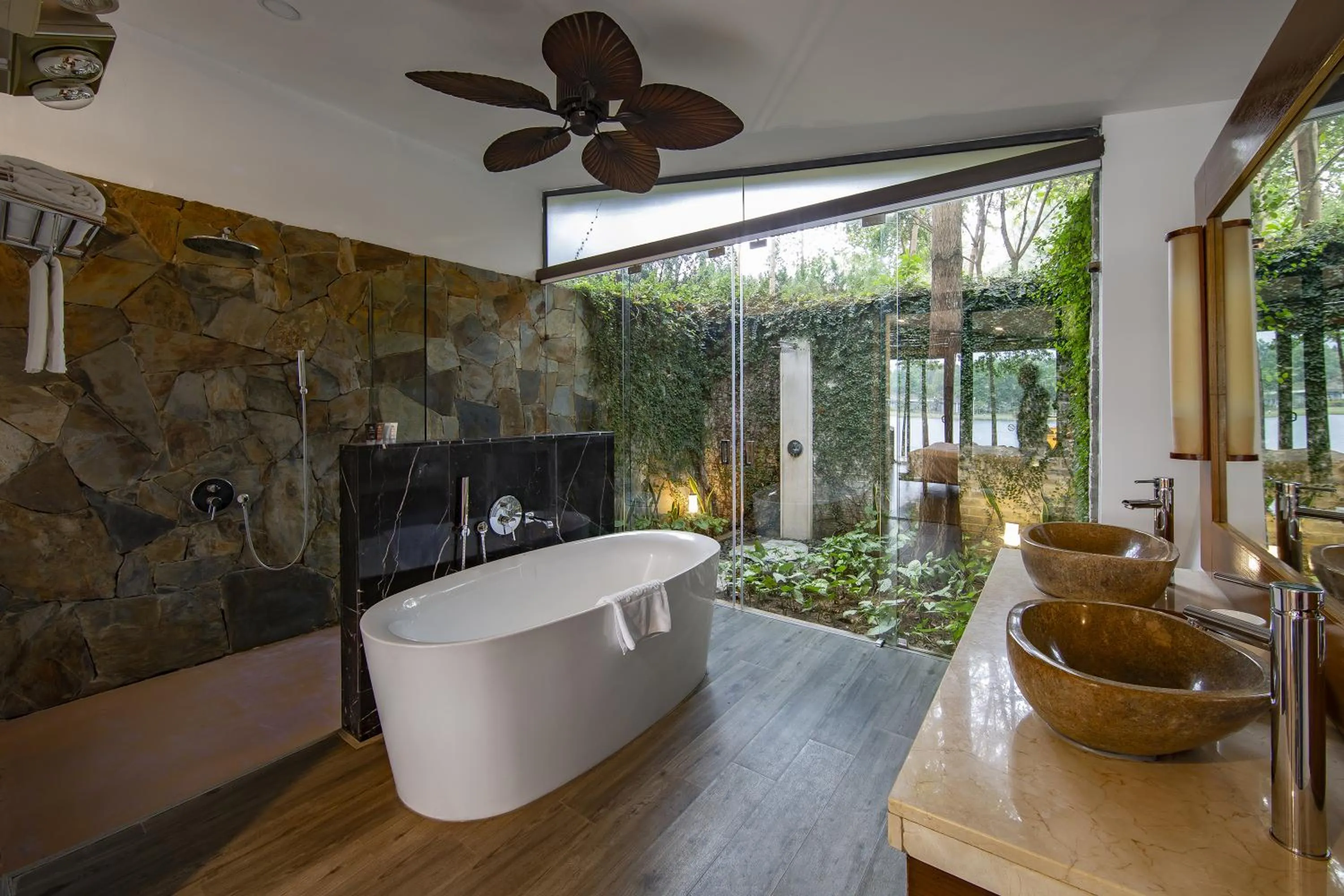 Bath, Bathroom in Flamingo Dai Lai Resort