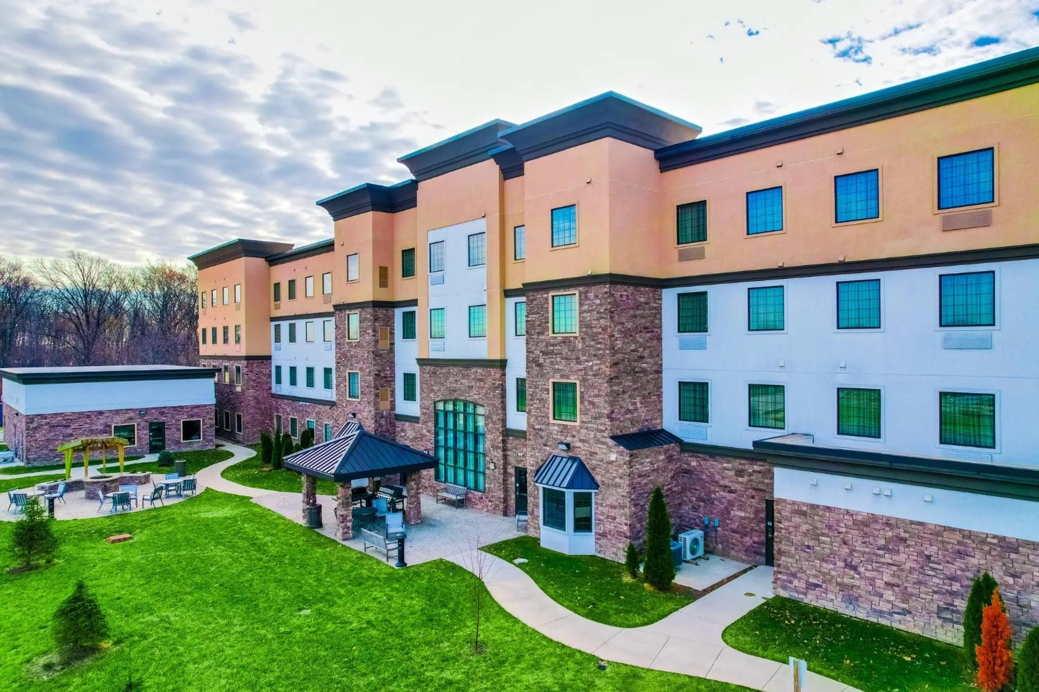 Property building in Staybridge Suites - Lafayette by IHG