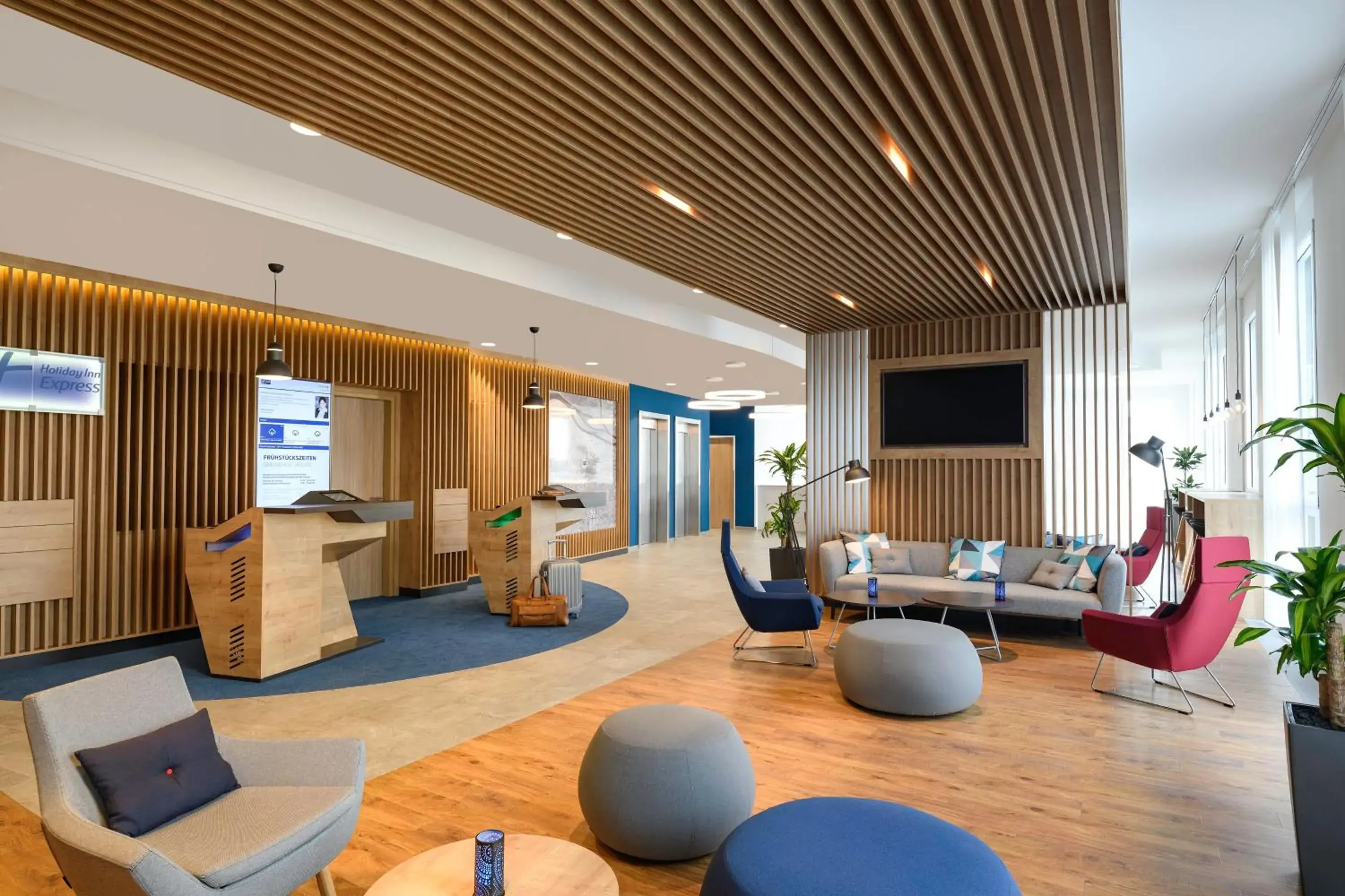 Property building in Holiday Inn Express - Regensburg by IHG Property building in Holiday Inn Express - Regensburg by IHG