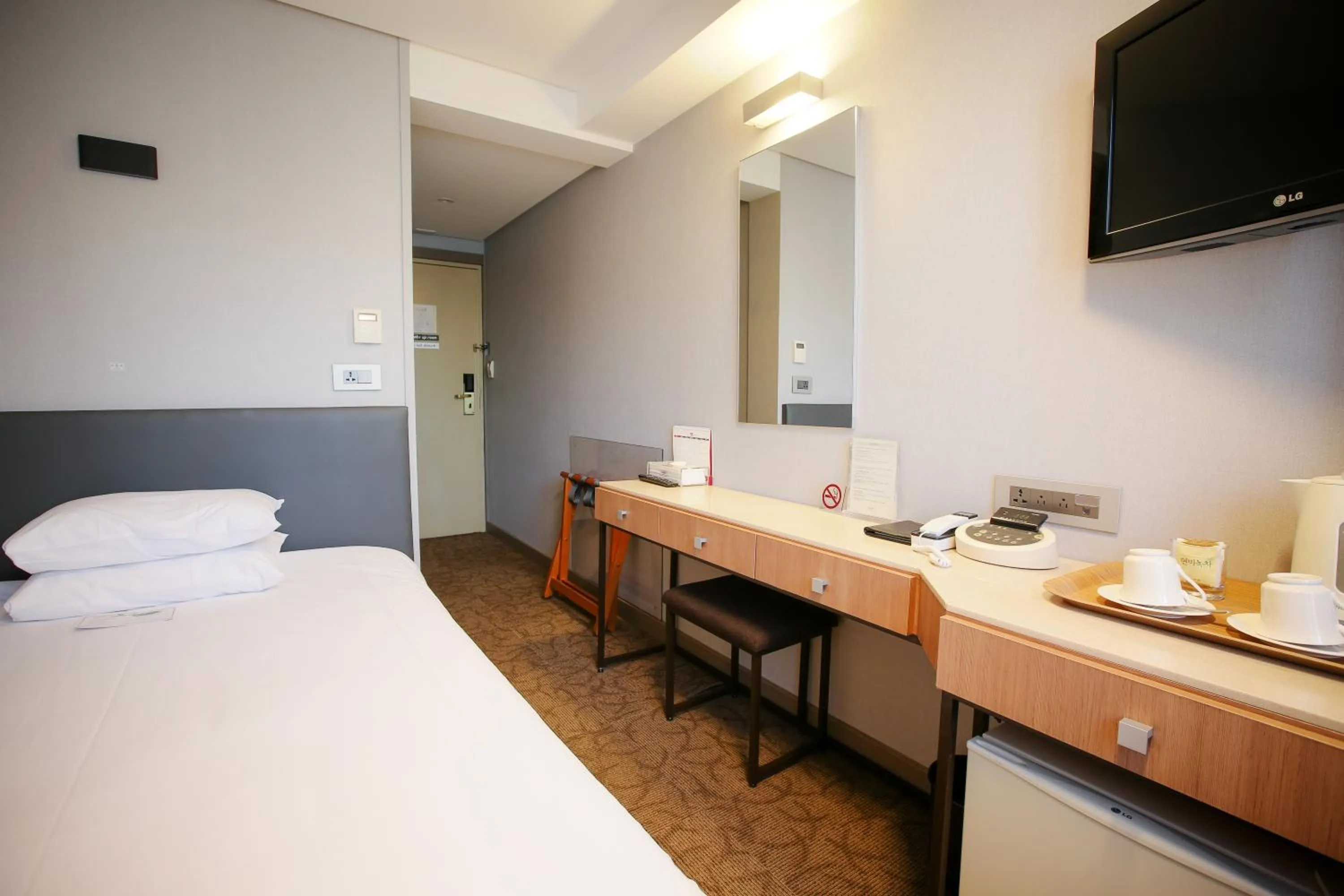 Decorative detail, Bed in Savoy Hotel Myeongdong