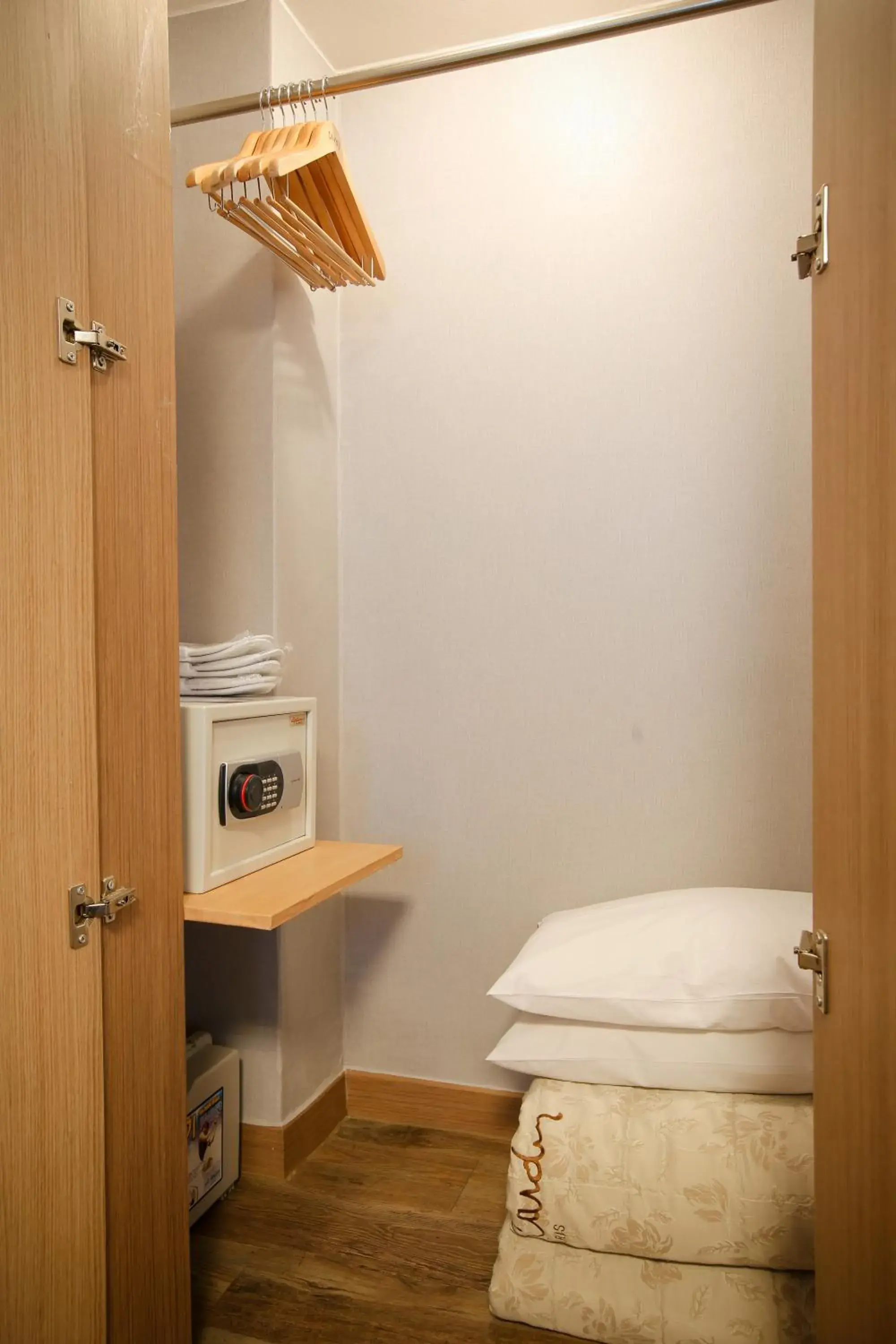 Decorative detail, Bed in Savoy Hotel Myeongdong Decorative detail, Bed in Savoy Hotel Myeongdong