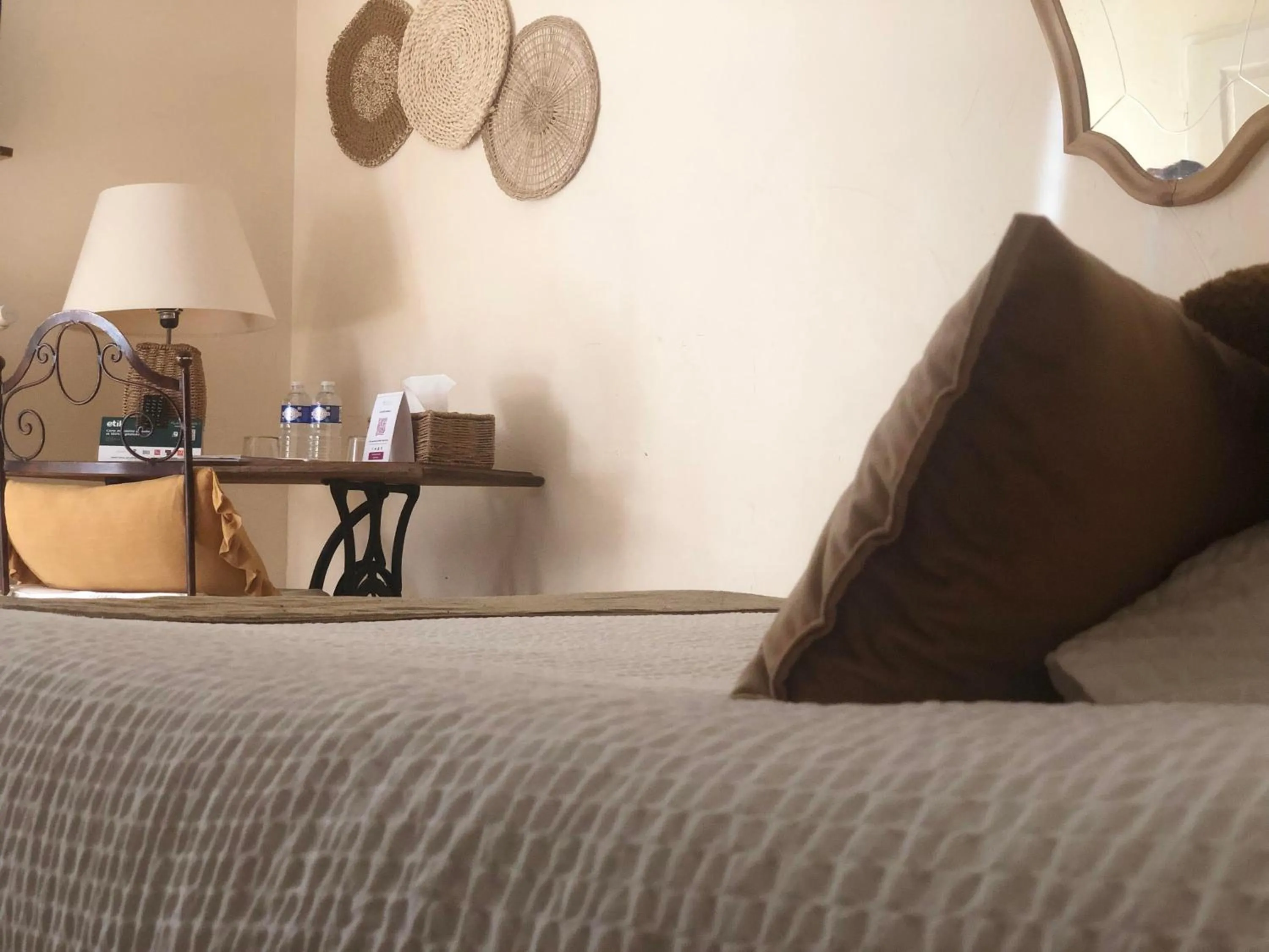 Bed in Logis hôtel et restaurant La Bastide Cabezac