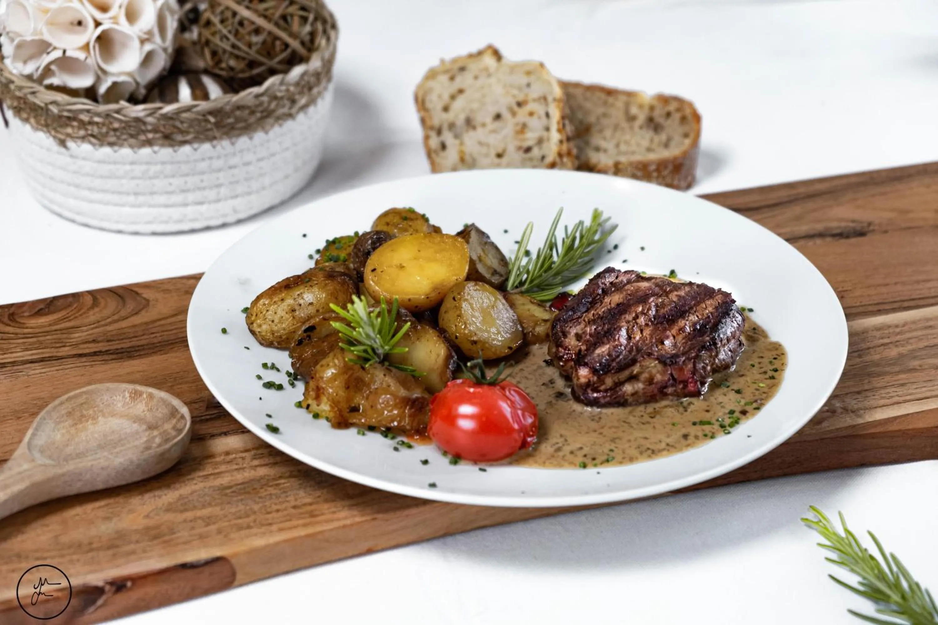 Food in Logis hôtel et restaurant La Bastide Cabezac