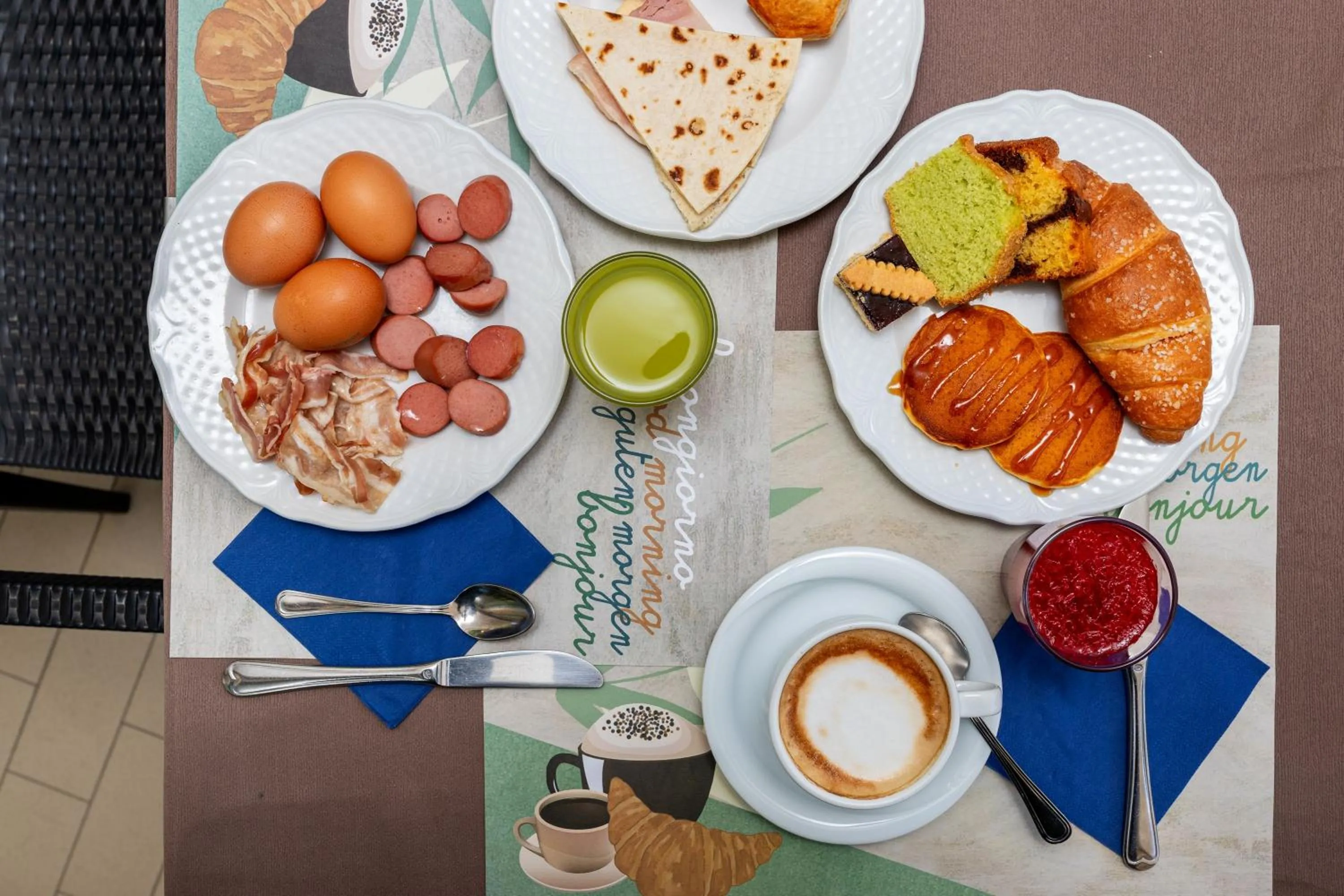 Breakfast in Hotel Bridge