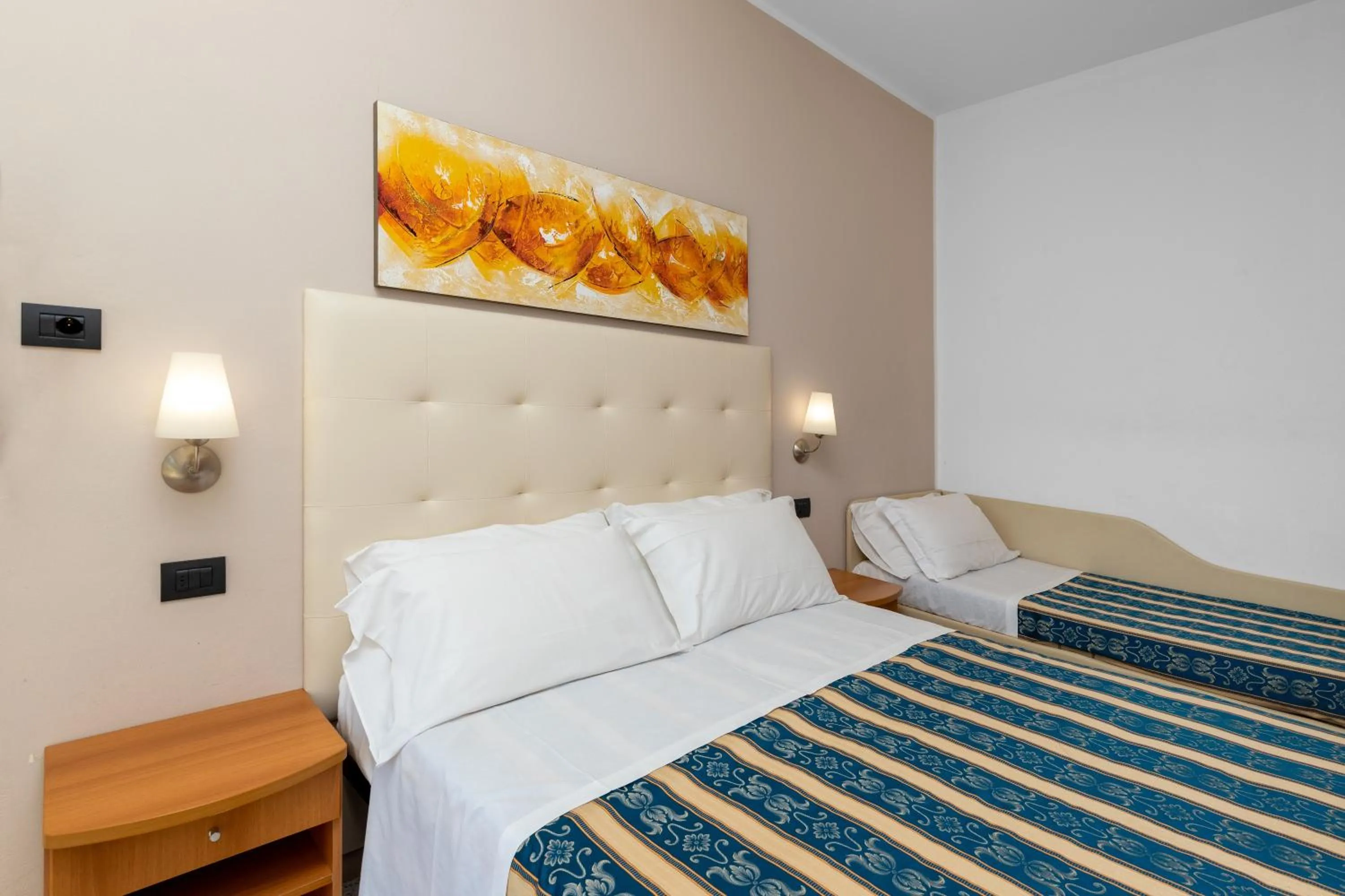 Bedroom, Bed in Hotel Bridge