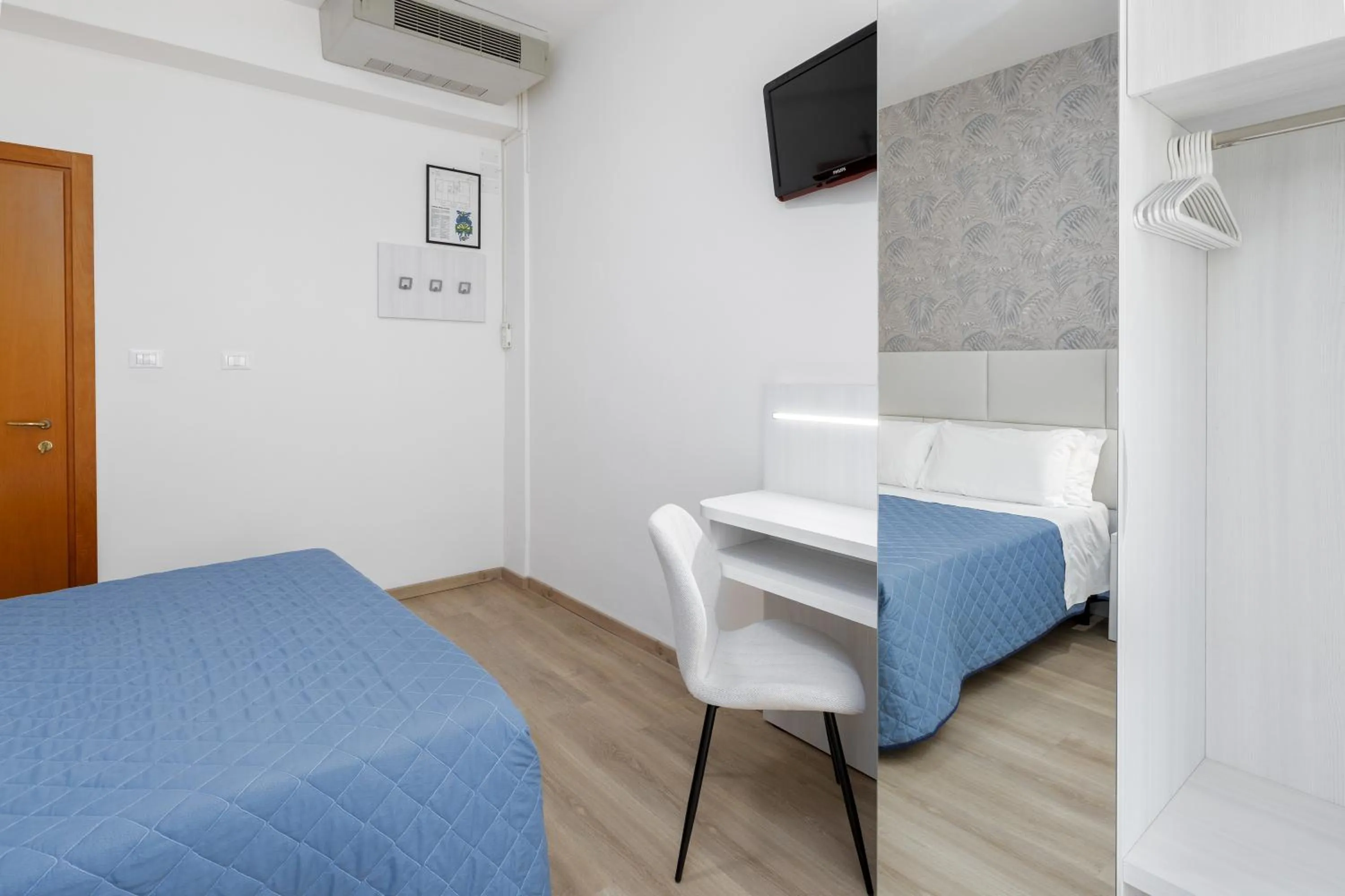 Bedroom, Bed in Hotel Bridge