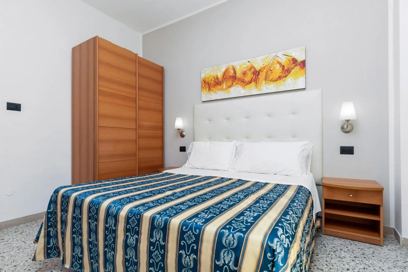 Bedroom, Bed in Hotel Bridge