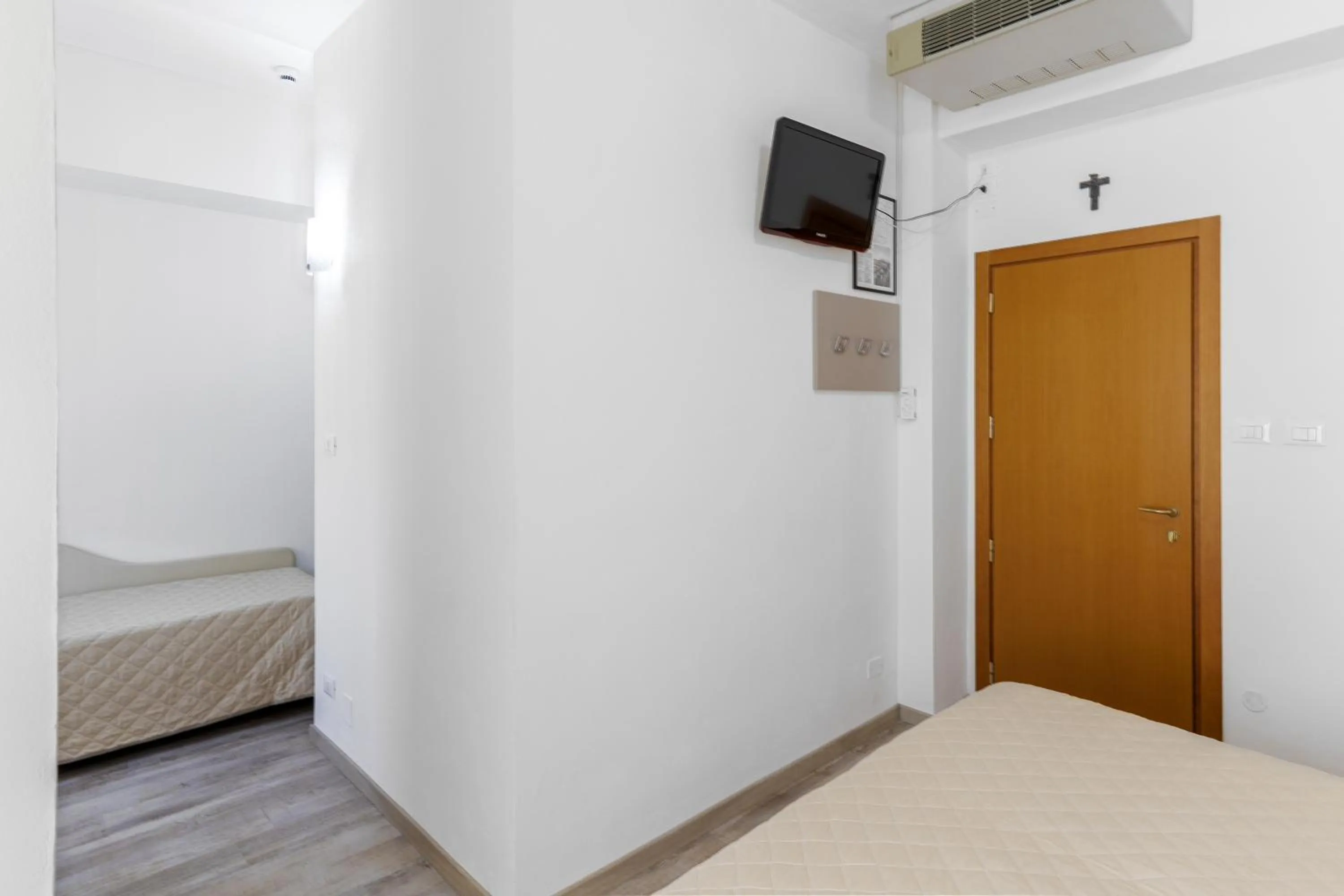 Bedroom, Bed in Hotel Bridge