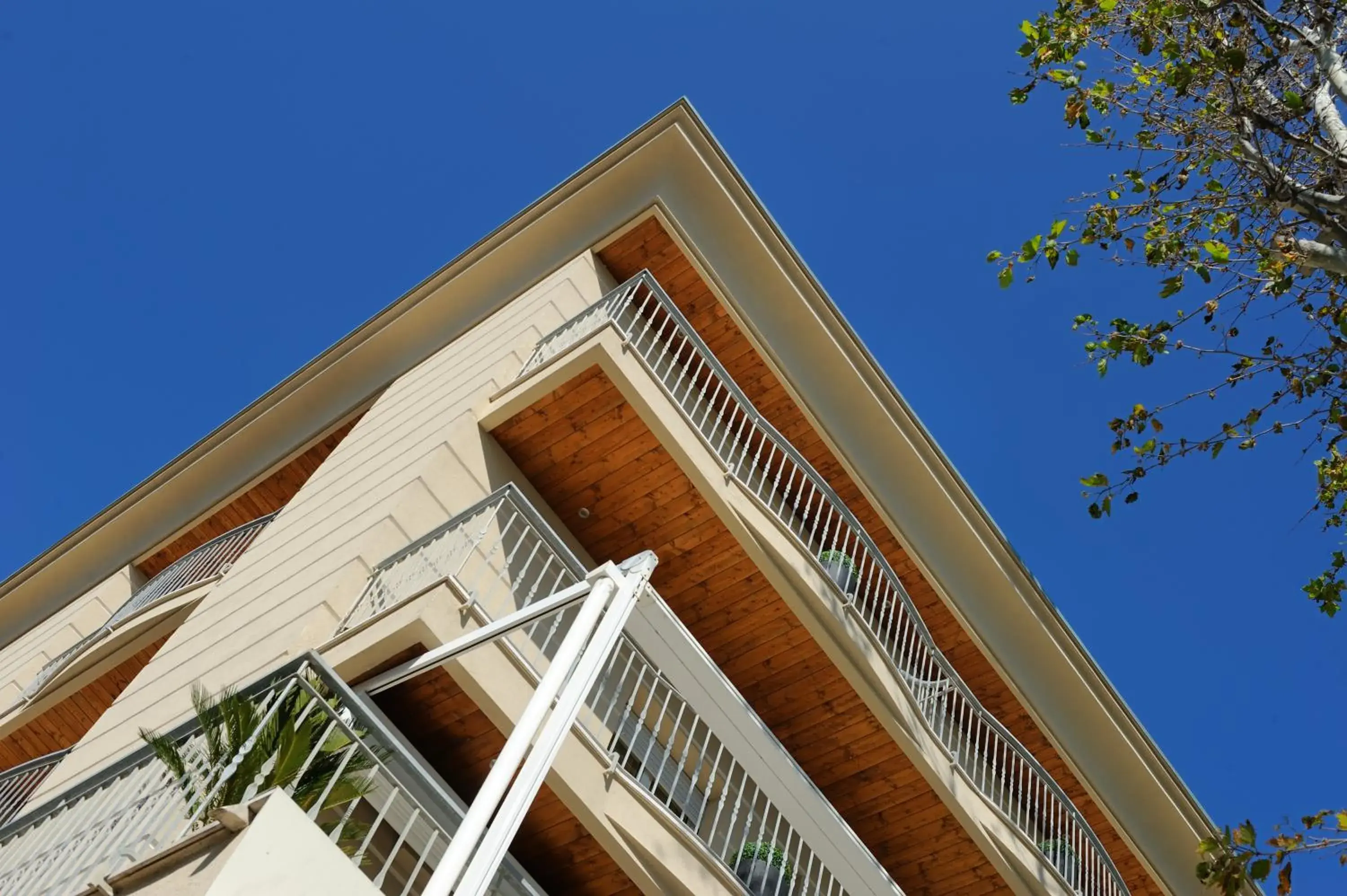 Facade/entrance, Property Building in Hotel Bridge