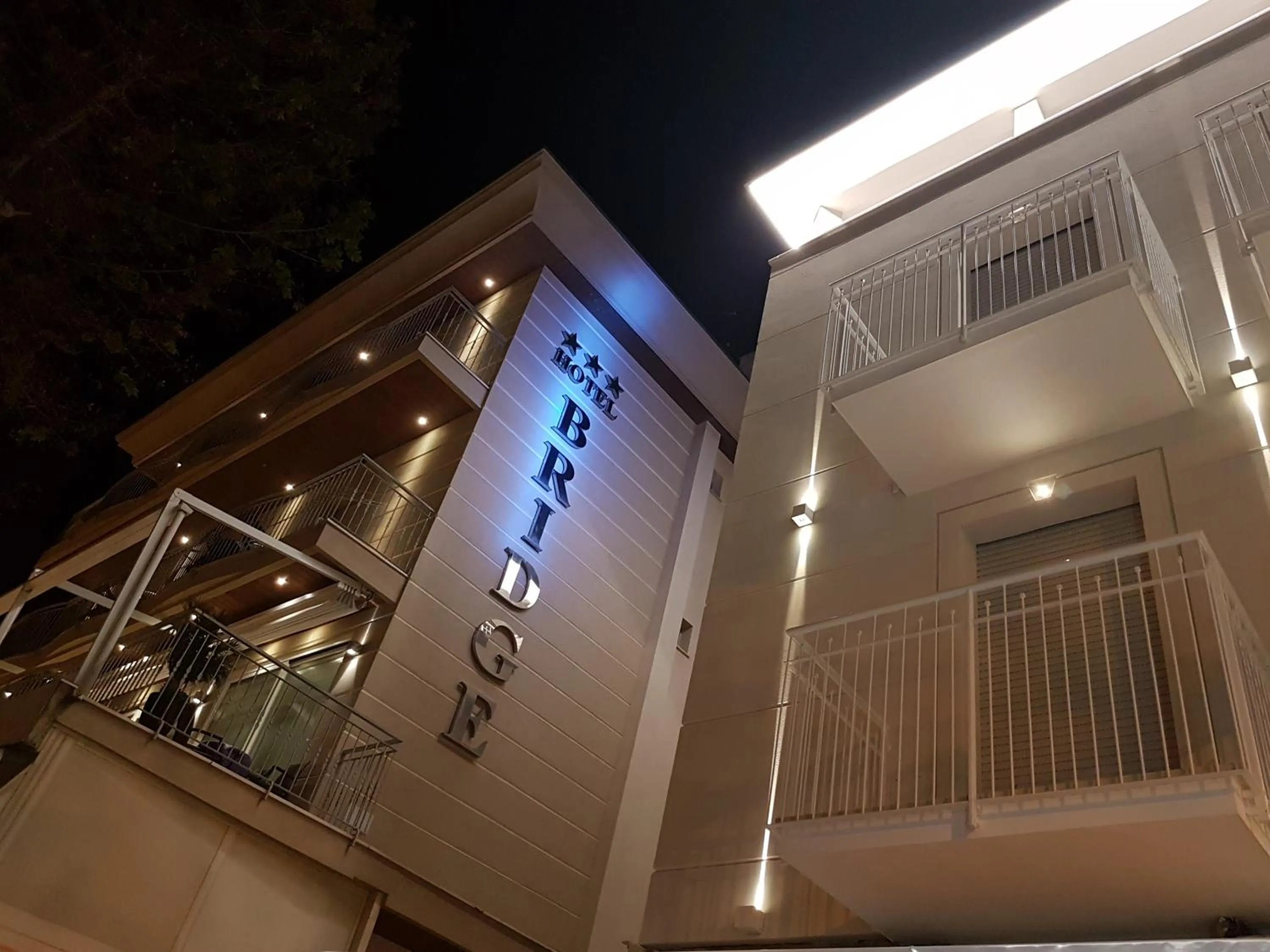 Property building in Hotel Bridge