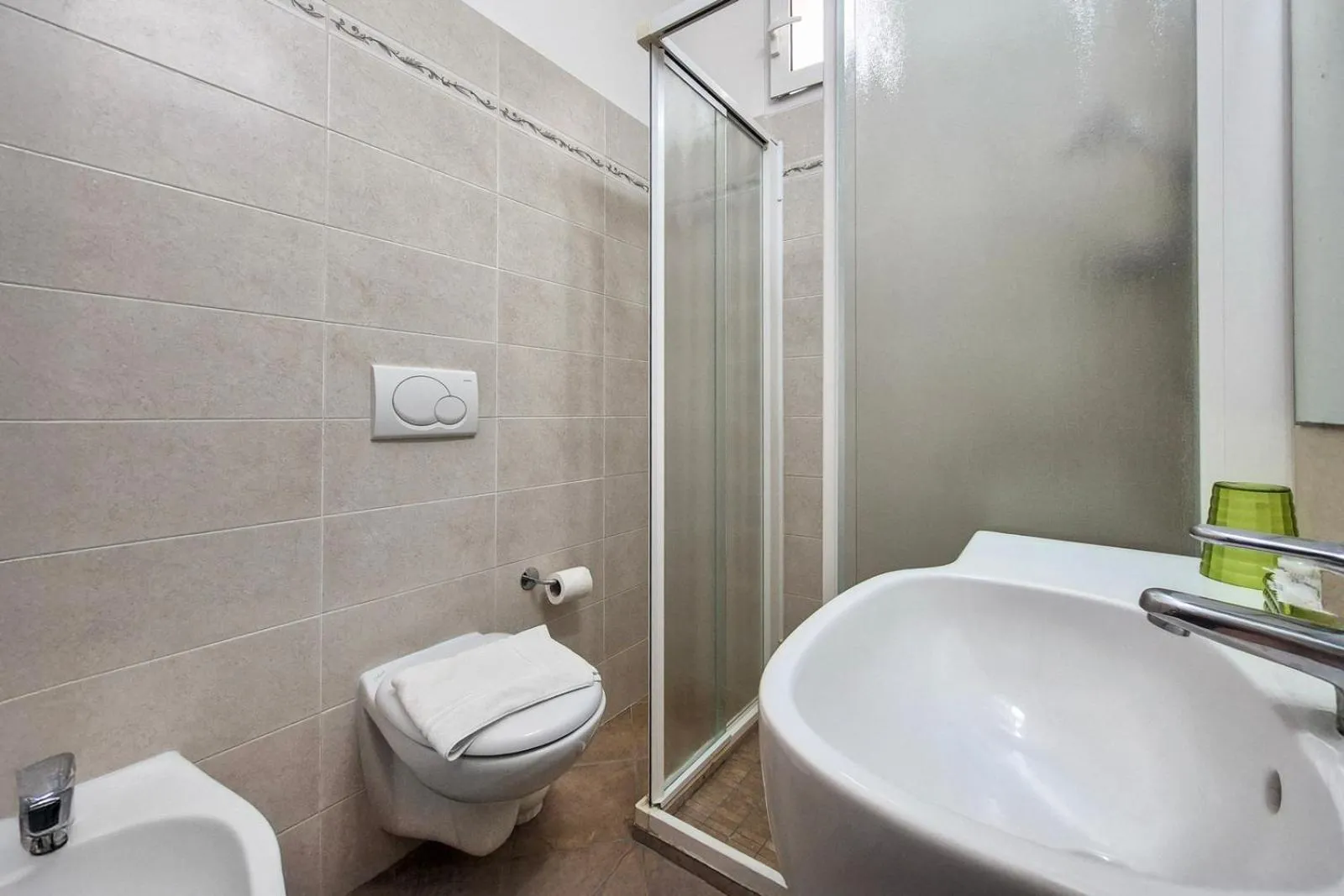 Bathroom in Hotel Bridge