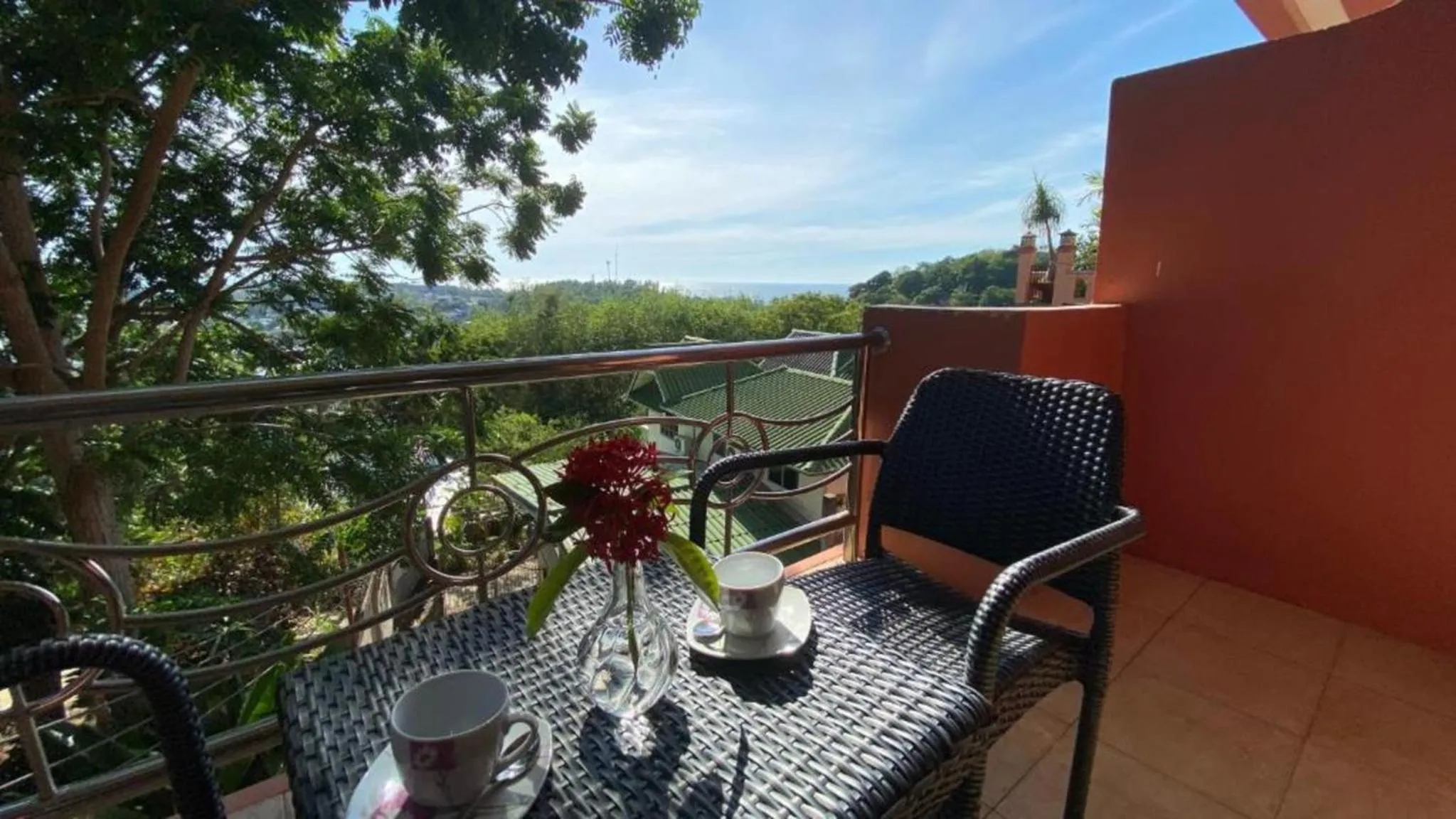 Balcony/Terrace in Baan Kongdee Sunset Resort Kata