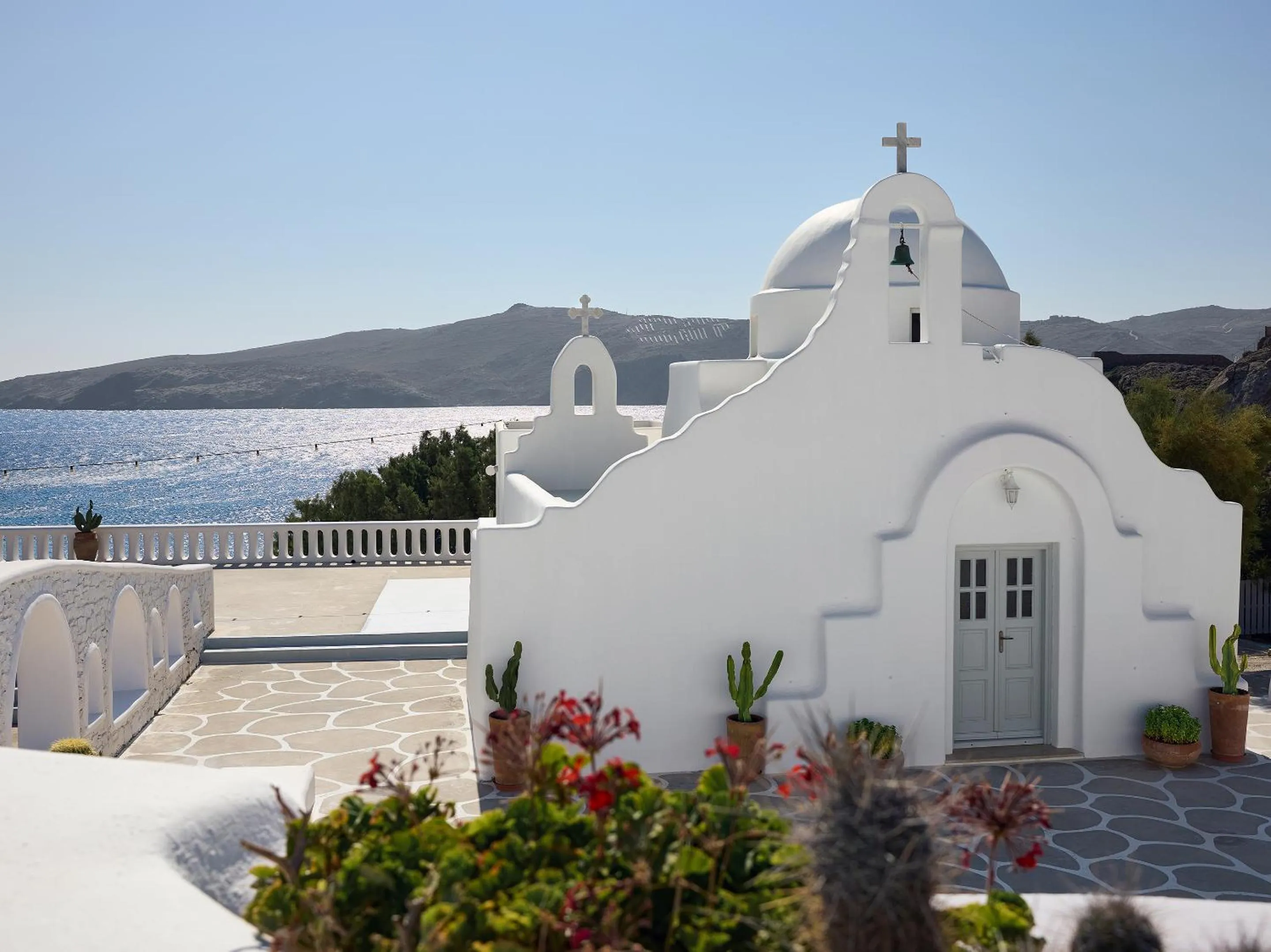 wedding in Mykonos Lolita, A Grecotel Resort to Live